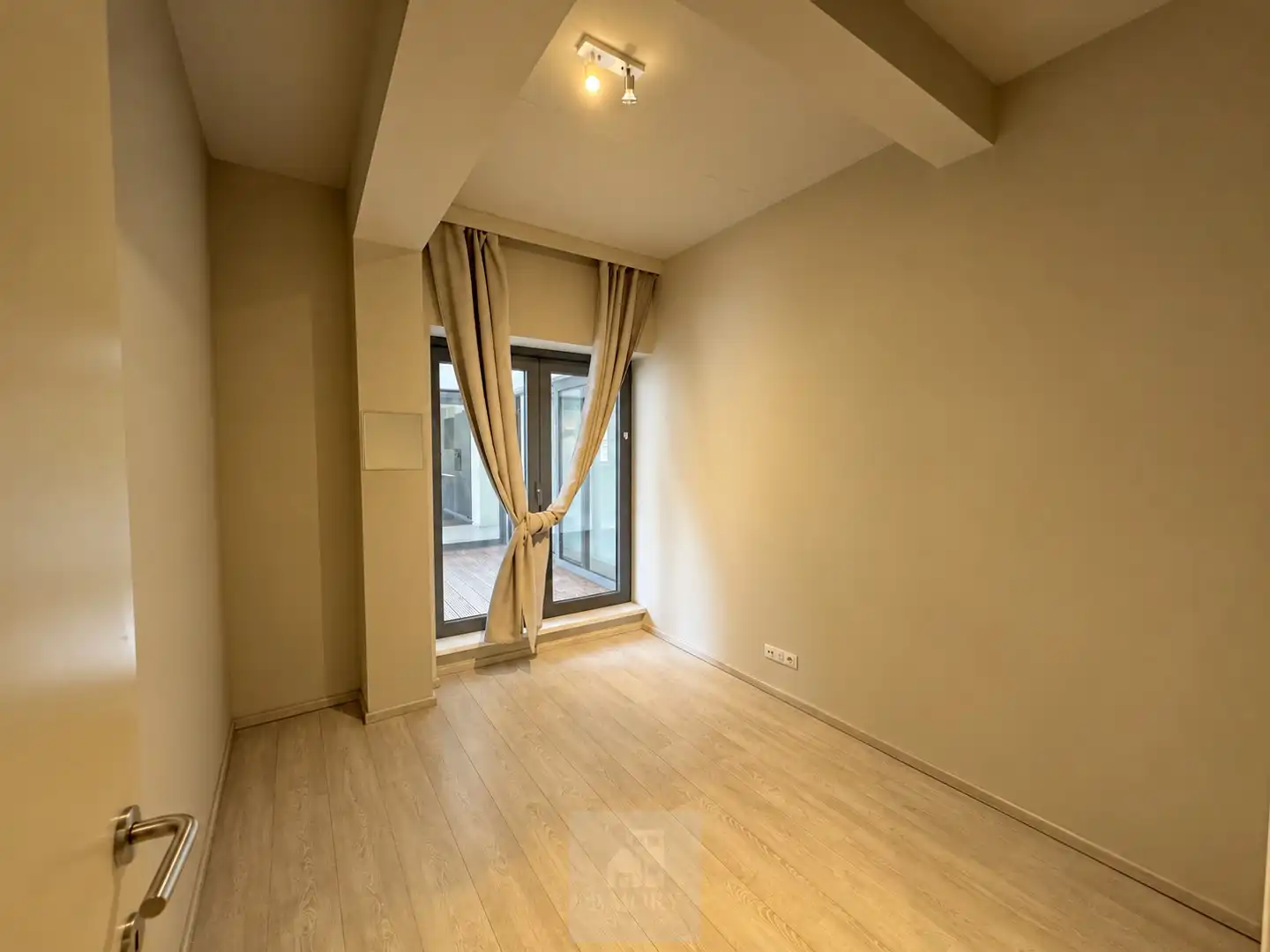 Ruim en energiezuinig 4-slaapkamer appartement met inpandig terras en overdekte autostaanplaats foto 9