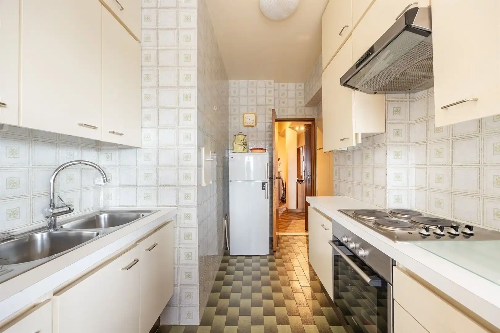 Centraal gelegen appartement met AIRCO, 2 slaapkamers en dressing. foto 7