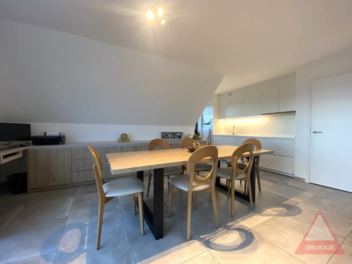 Zonnebeke – Dakappartement met terras en landelijk zicht foto 5