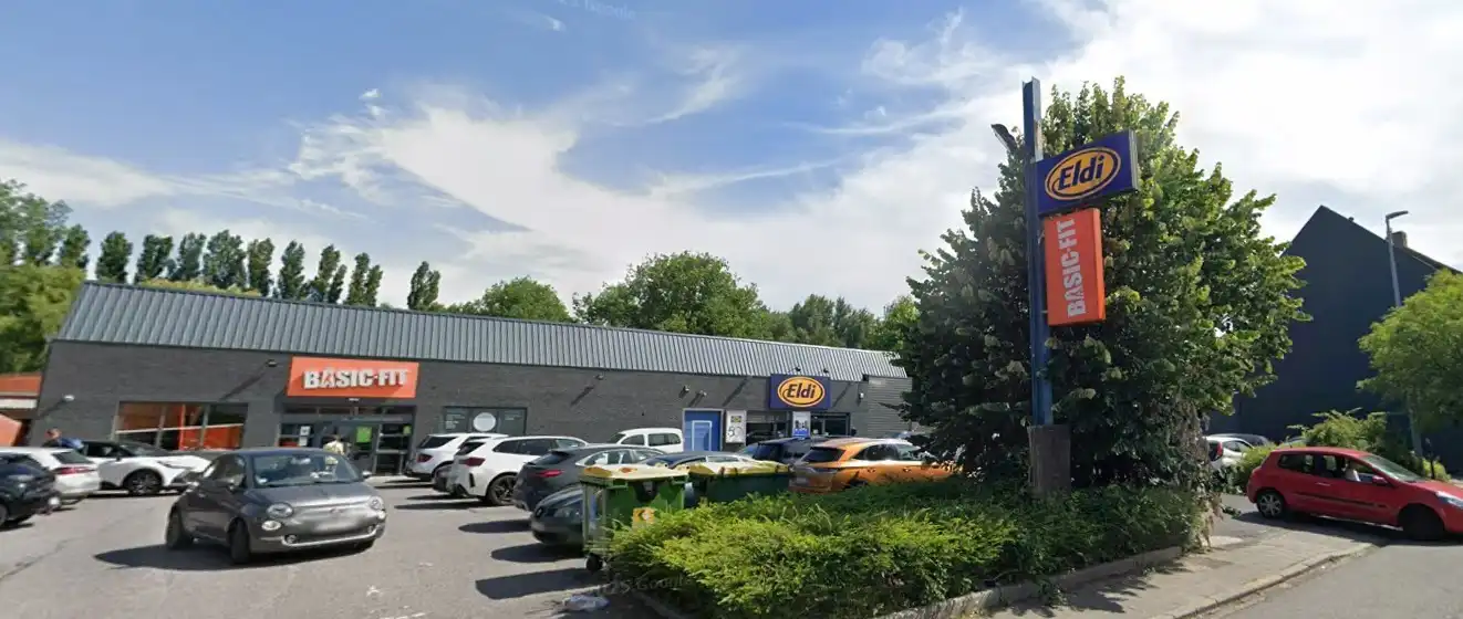 Commercieel handelspand te huur op toplocatie naast BASIC FIT foto 4