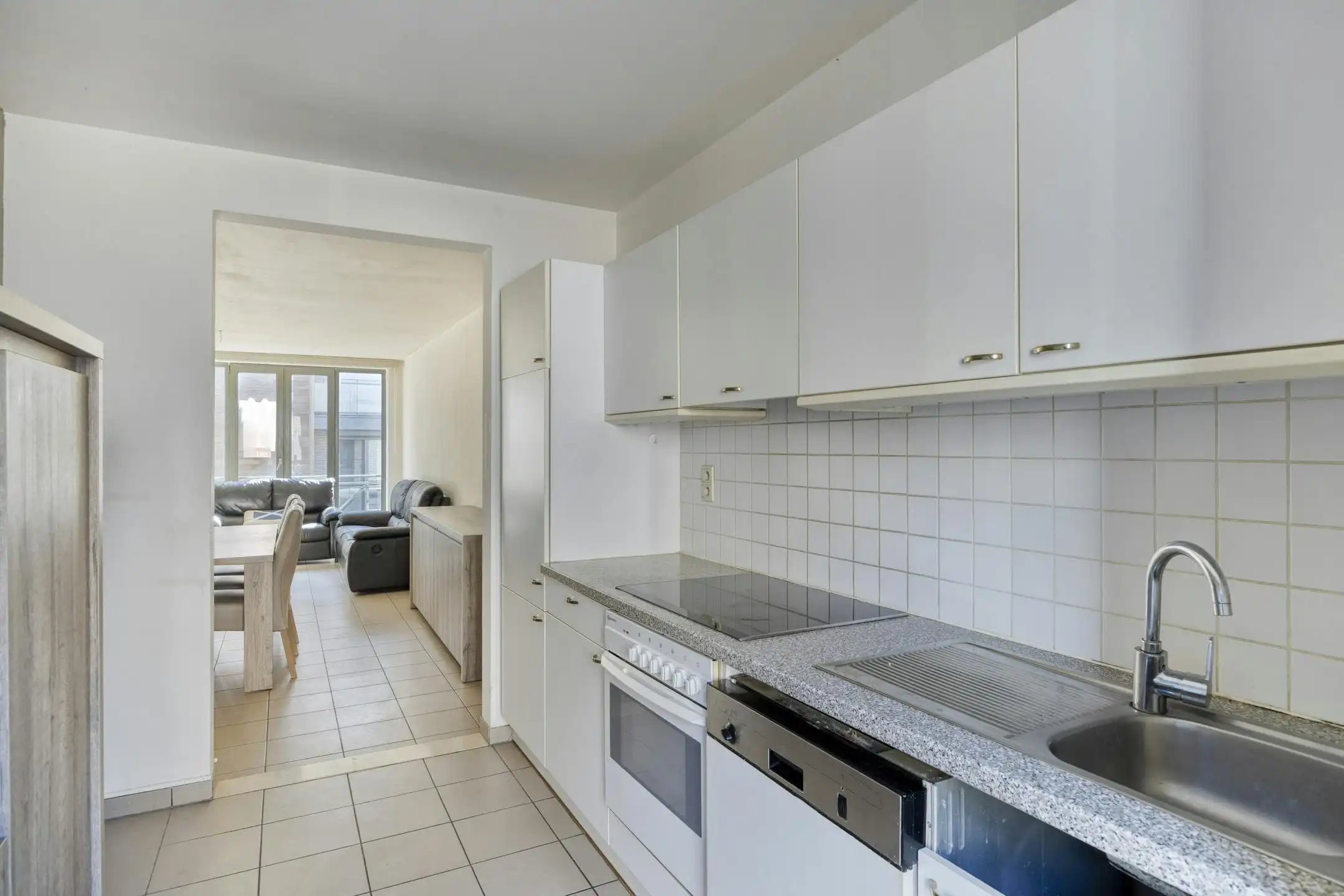 Op te frissen 2-slaapkamer appartement op toplocatie in Hasselt foto 7