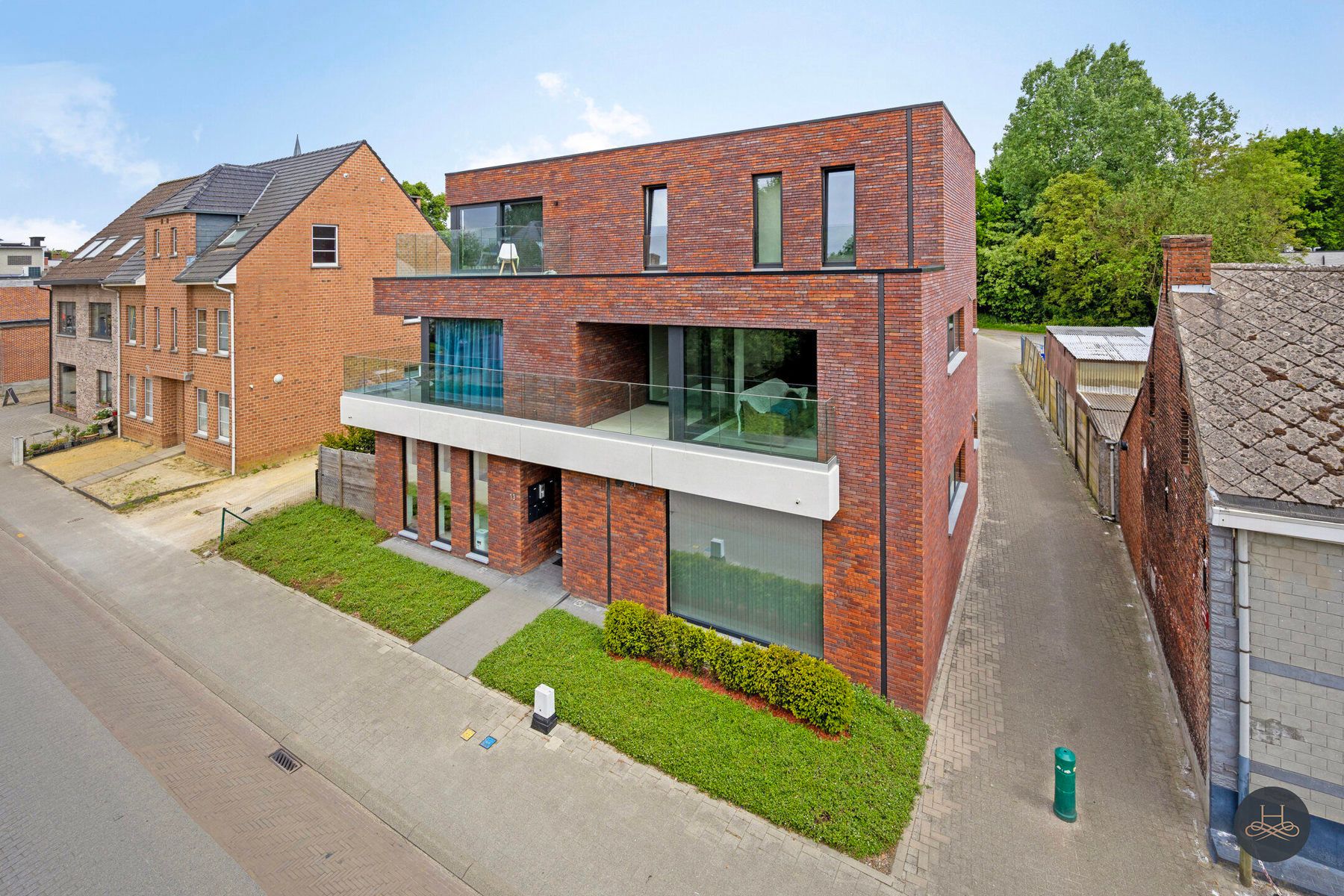 Lichtrijk, recent gelijkvloers appartement met toffe tuin foto 34