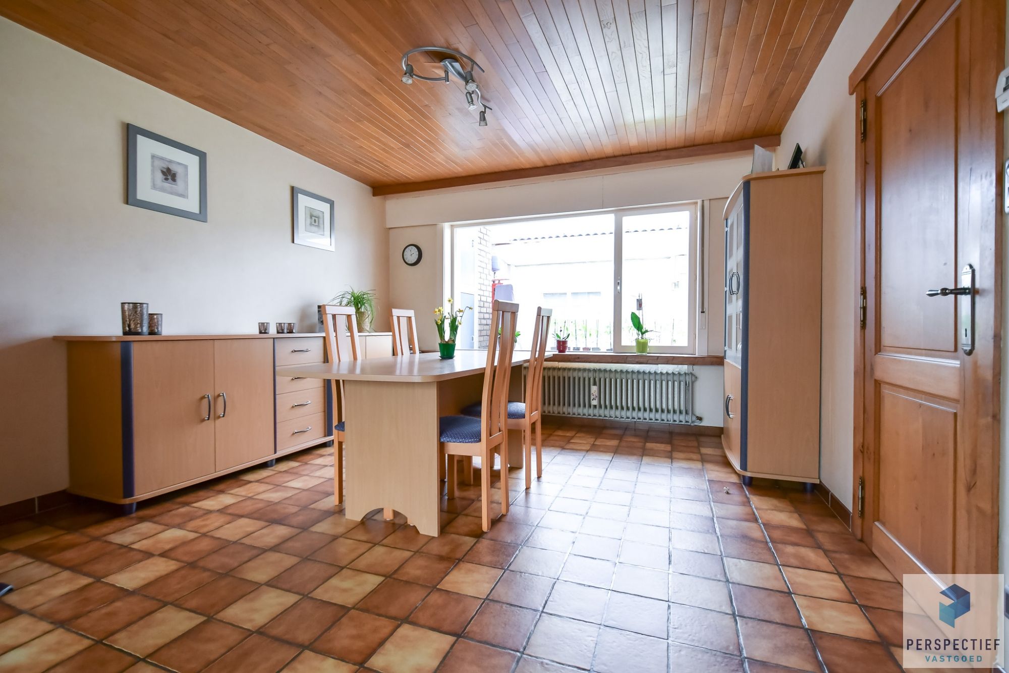 BEZOEKMOMENT ZATERDAG 10/01 VAN 13U30 TOT 15U | Rustig gelegen ruime halfopen woning met recent bijgebouw/garage op 454m² foto 6