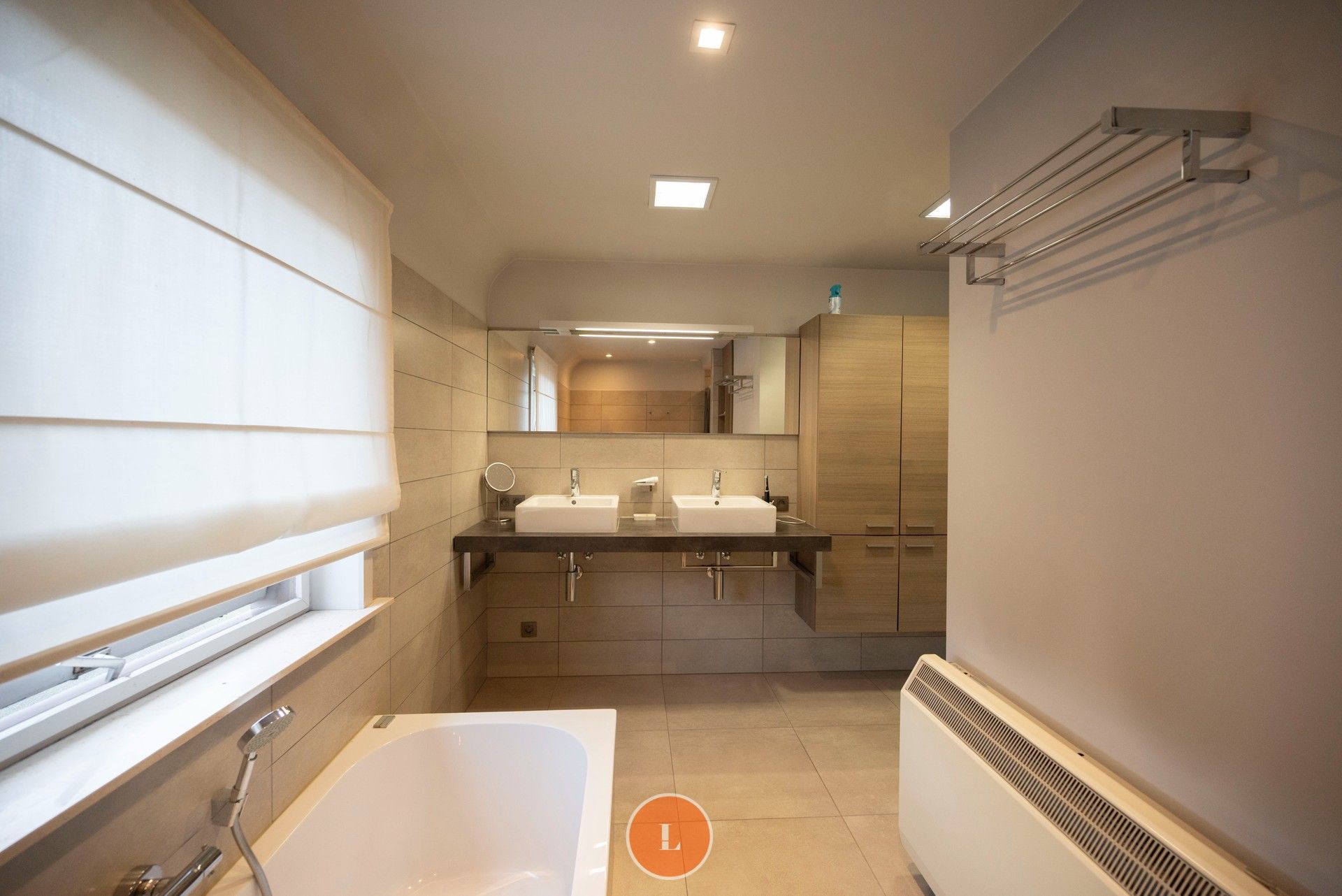 Handelspand met instapklaar zeer ruim duplexappartement. foto 10