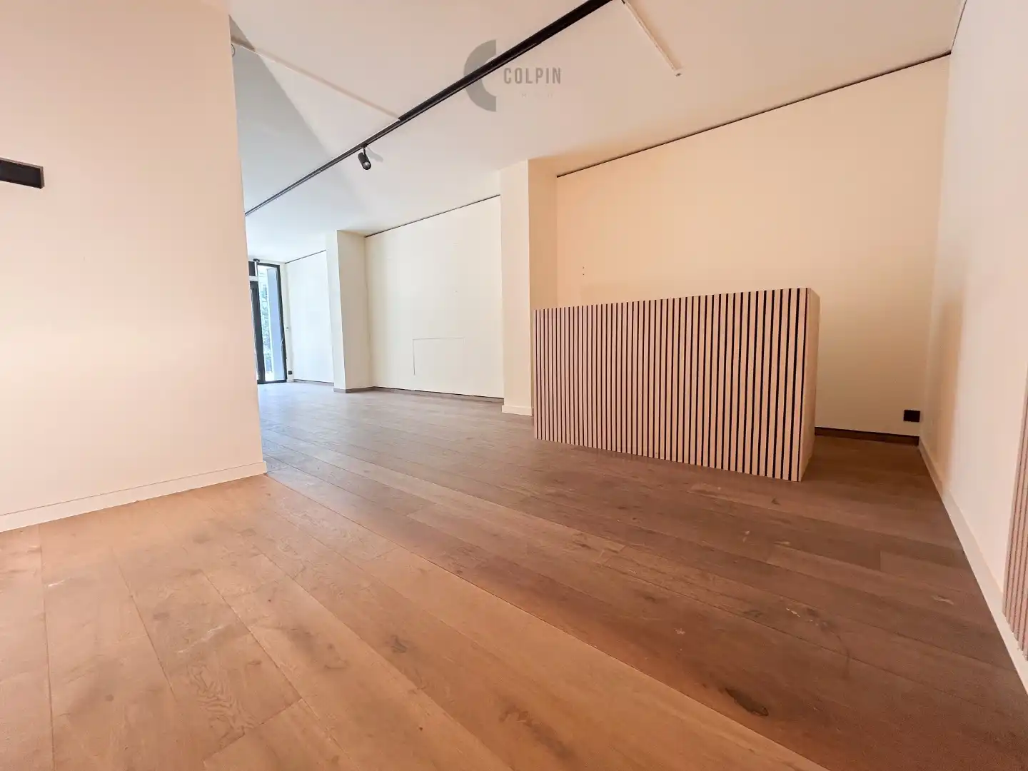 Instapklaar handelspand op topligging in hartje Knokke-Heist, nabij de zeedijk en het Heldenplein. foto 7