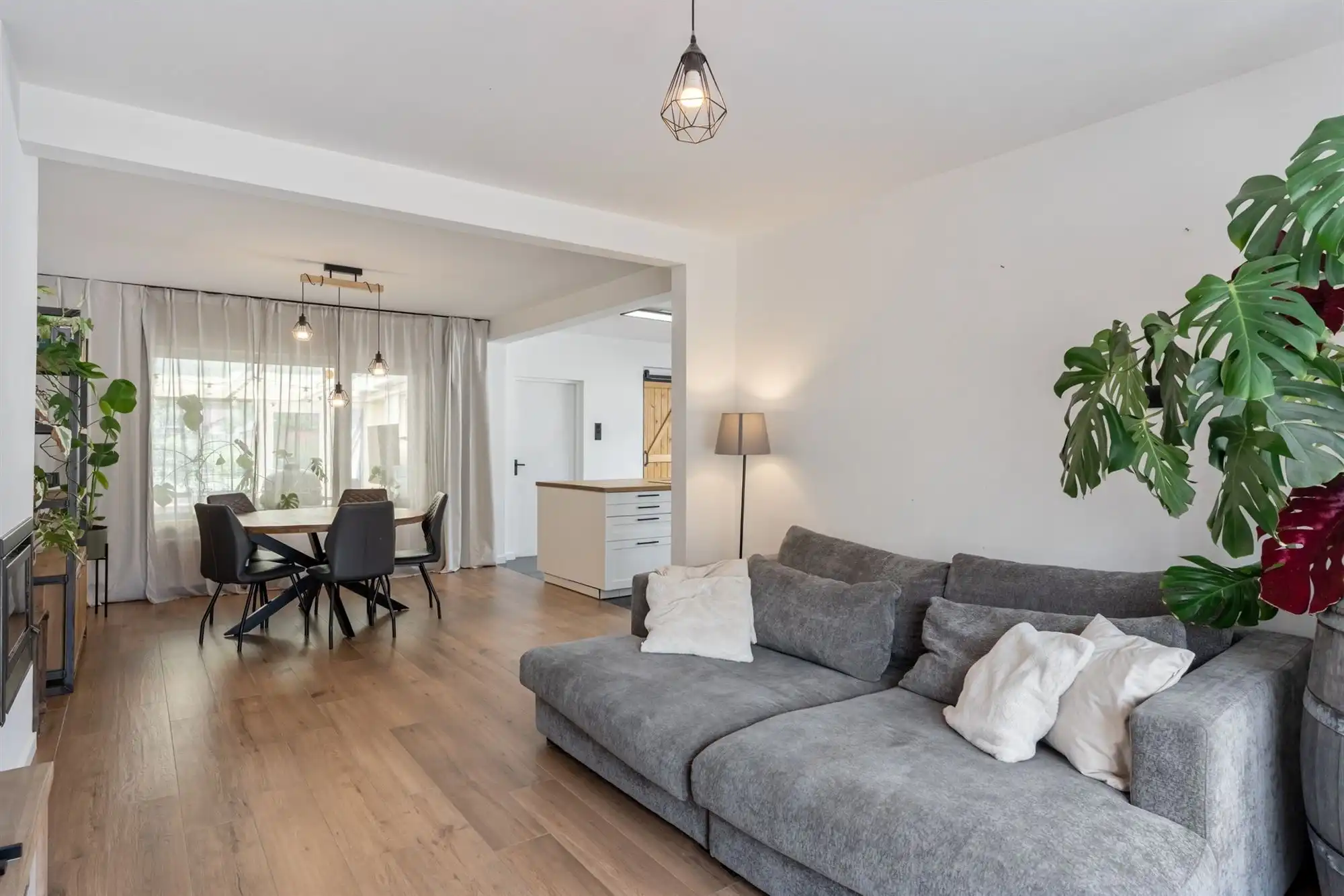 Gerenoveerde halfvrijstaande woning op perceel van 5a 57ca te Neeroeteren foto 6