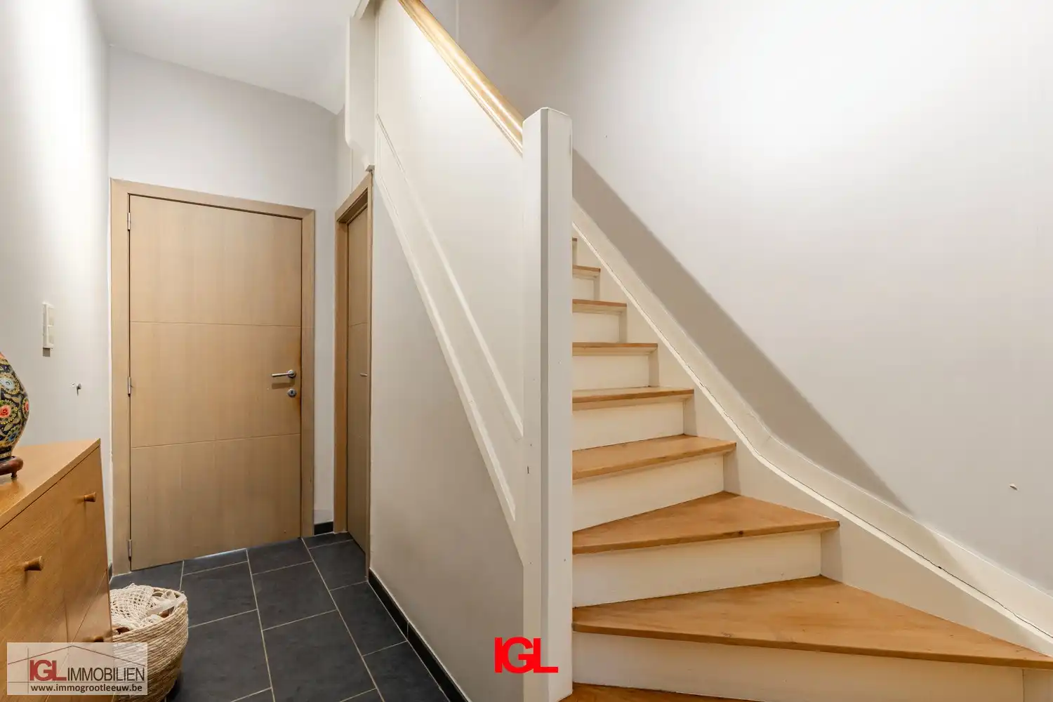 Gesloten bebouwing met 4 slaapkamers te koop in Sint-Pieters-Leeuw foto 9