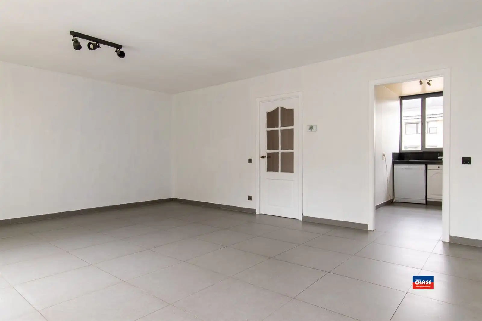 Woning met 4 slpks, garage en tuin foto 4