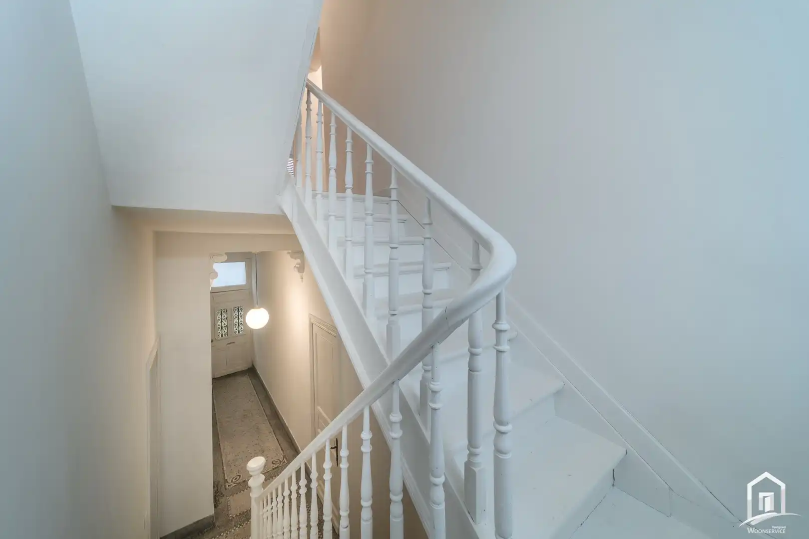 Exclusief gerenoveerde burgerwoning foto 14