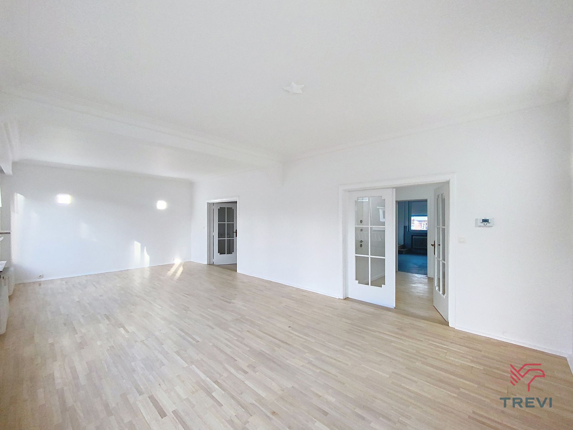 Prachtig appartement 3 SLP + kantoor – volledig gerenoveerd! foto {{pictureIndex}}