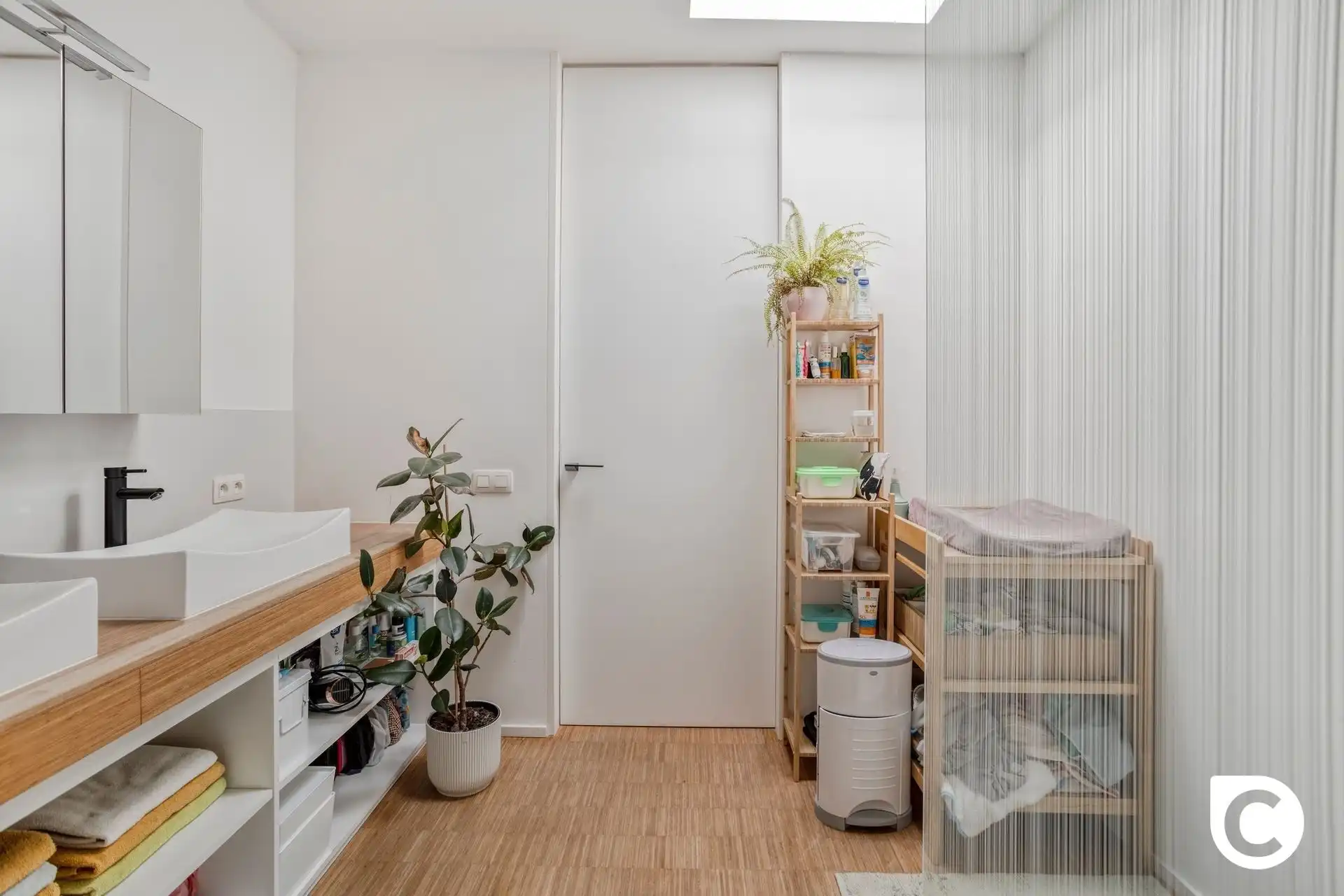 Prachtig gerenoveerd Loftappartement 2 slp en magazijn/handelsruimte foto 14