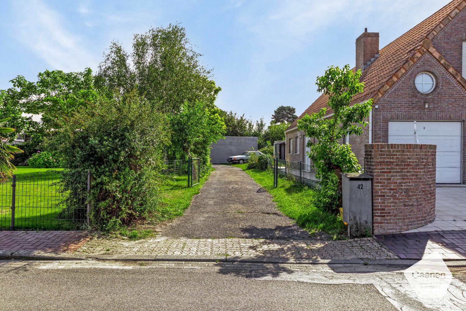 Ruime, vrijstaande villa met talrijke mogelijkheden foto 4