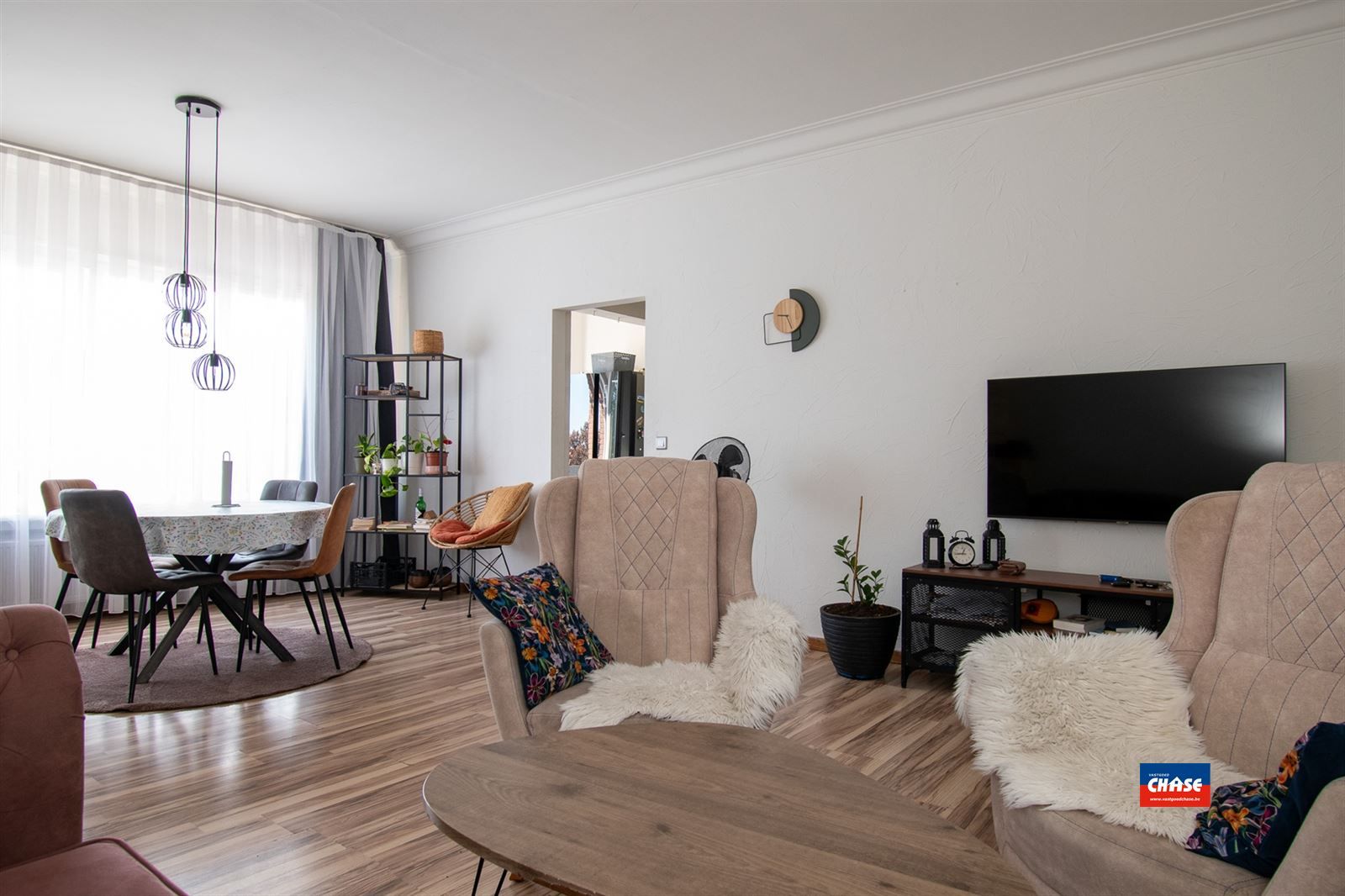 Centraal gelegen appartement met 2 slaapkamers foto 3