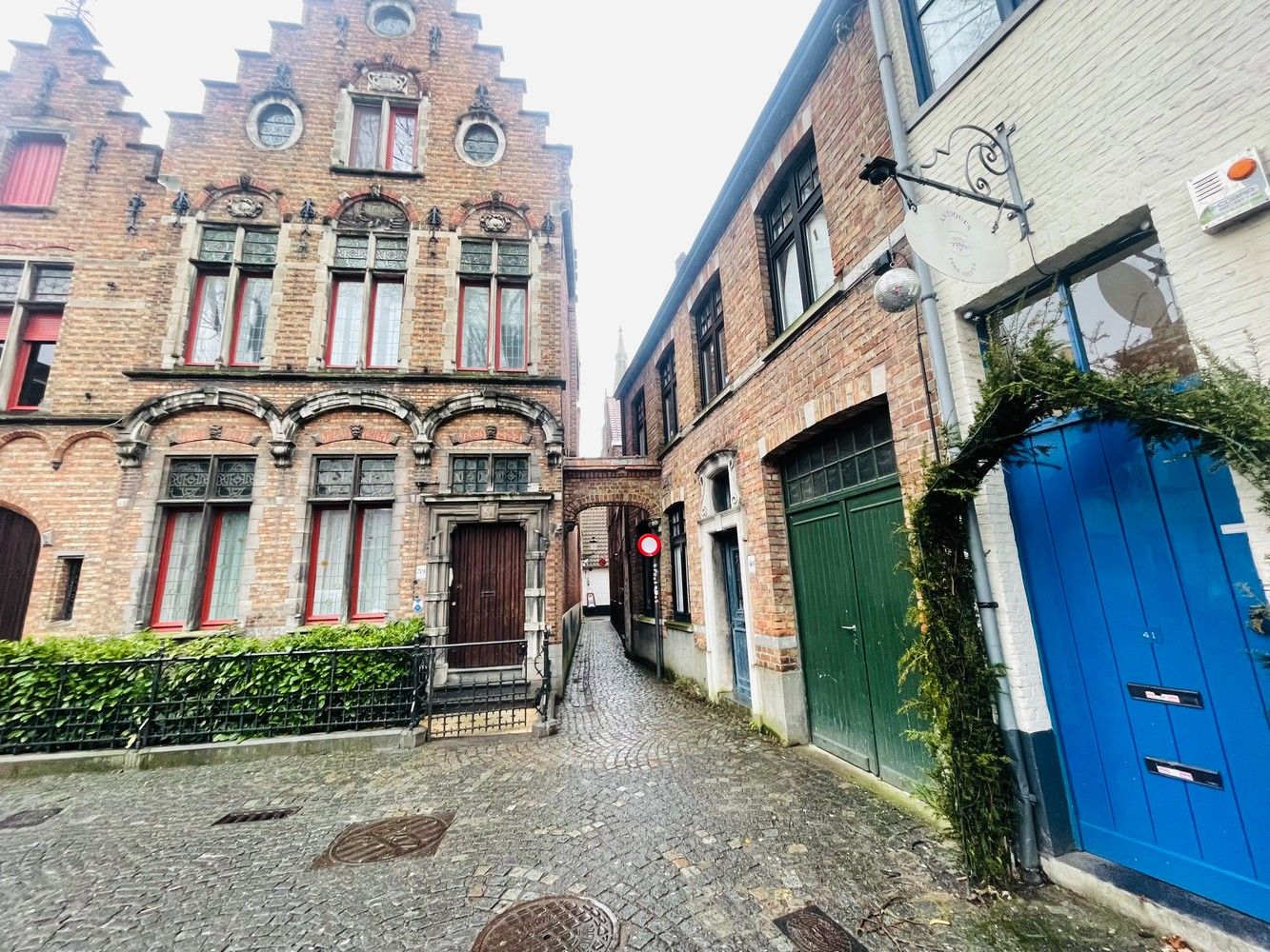 Historisch Hartje Brugge , vlakbij Het Walplein, Het Begijnhof, de Katelijnestraat , CHARMANT PITTORESK HANDELSPAND van  44 m² op gelijkvloers met stadspatio, 1é Verd 30 m² + mezzanine van 10m² foto 20