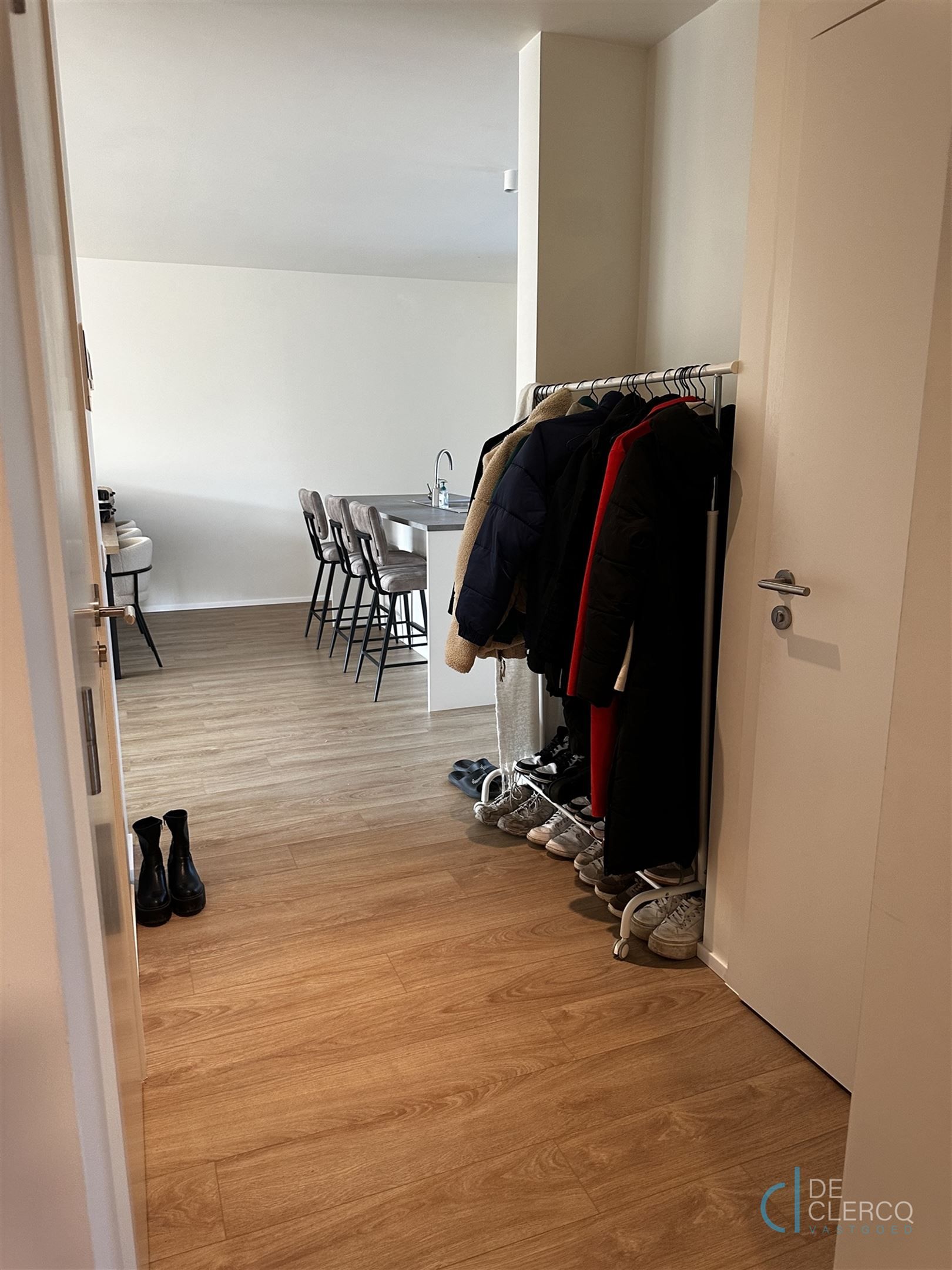 Tijdloos en duurzaam appartement TE HUUR op topligging in Lochristi! foto 13