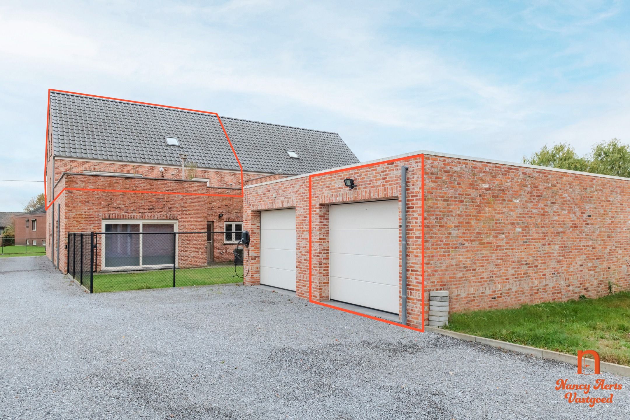 Lichtrijk duplexappartement met ruim terras en eigen ingang foto 4