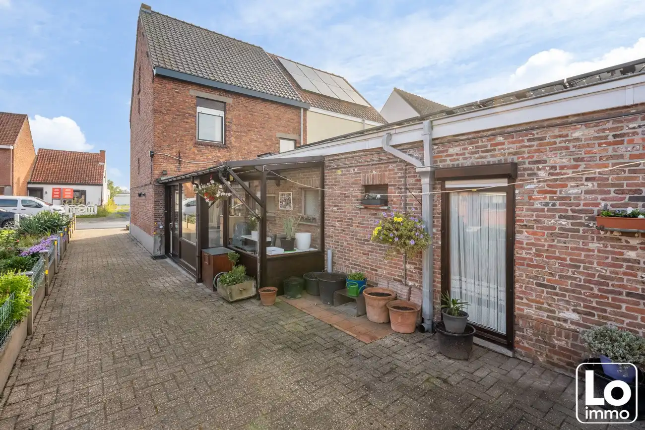 Te renoveren halfopen starterswoning met garagebox op makkelijk bereikbare locatie nabij het centrum van Desteldonk! foto 20