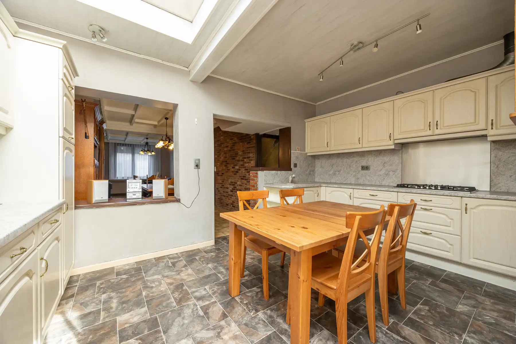 Woning met drie slaapkamers en aangename tuin in Boom foto 9