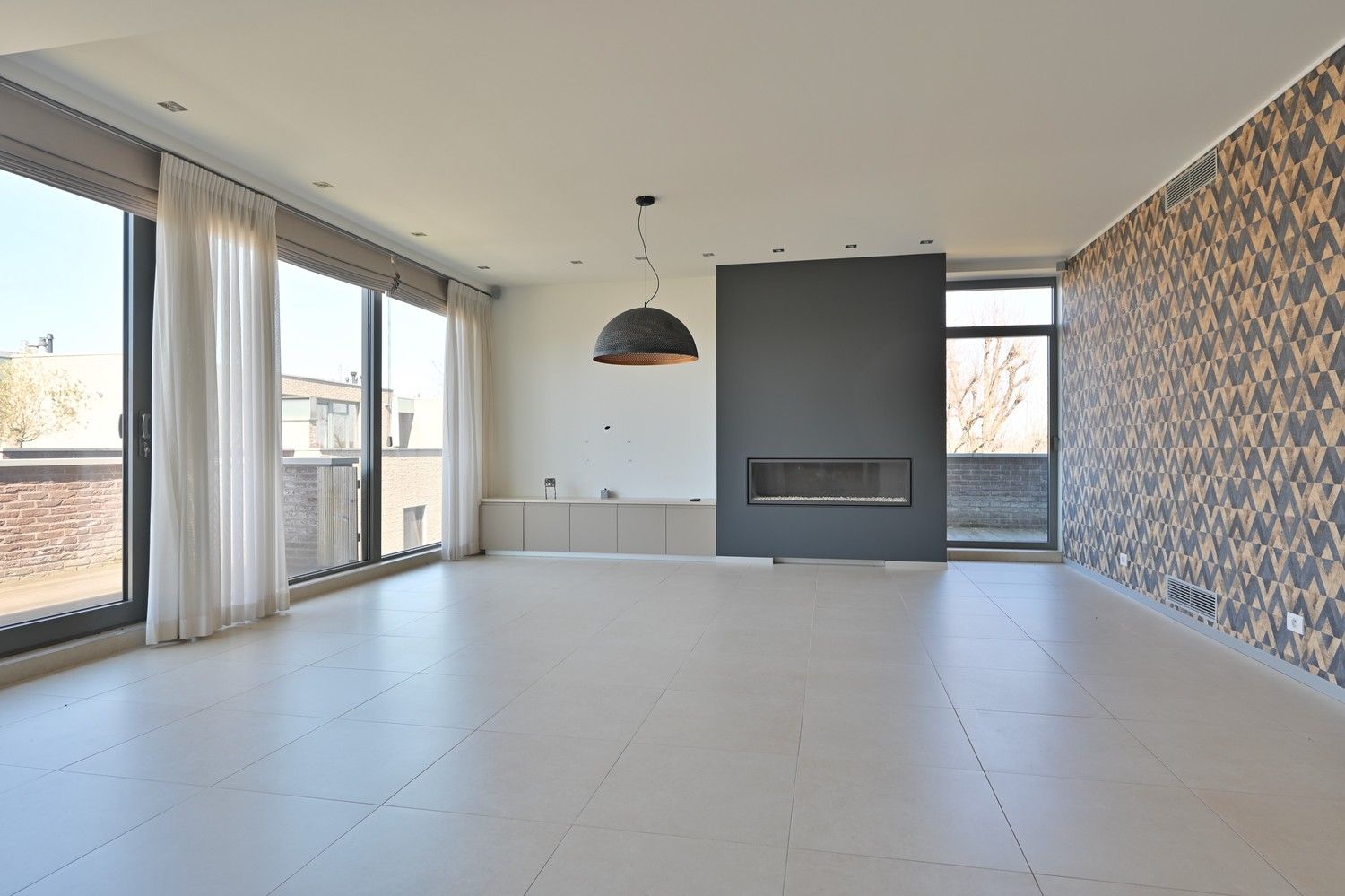 Schitterend penthouse van 185 m² gelegen op de 2de verdieping van een exclusieve residentie "Park Oud Rekem" in hartje Oud-Rekem te Lanaken. foto 3