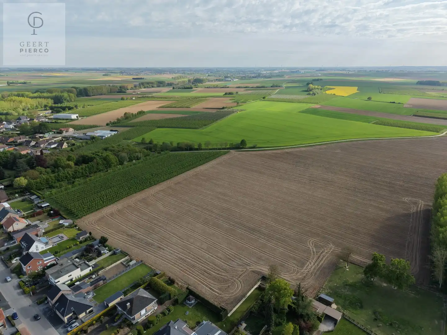 Ruime woning op mooi perceel van 10 are. foto 24