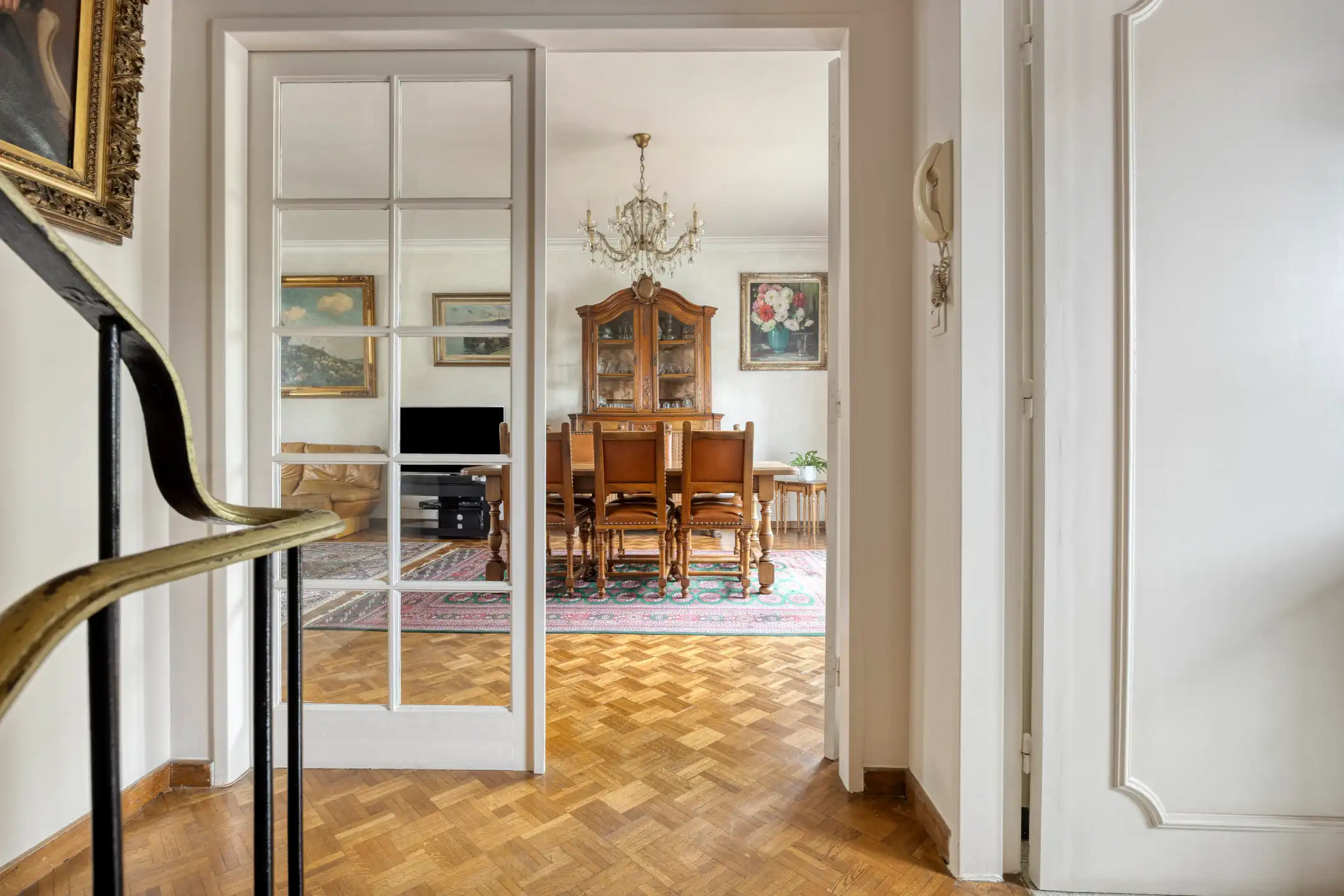 Authentieke villa met 3 kamers, garage en prachtige tuin! foto 6