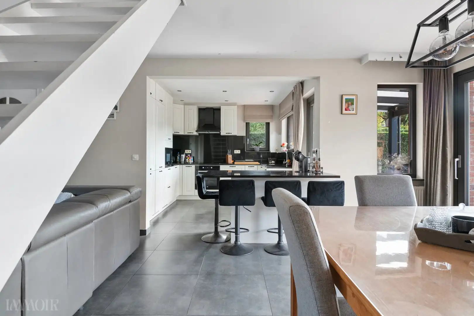 Charmante HOB met zuidgerichte tuin en garage in Brasschaat. foto 3