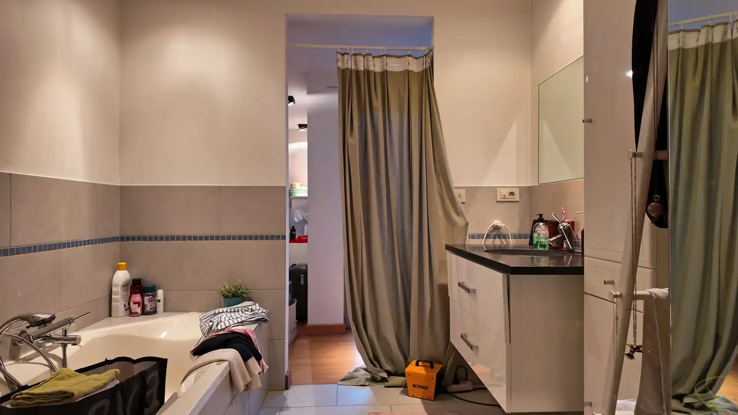 Gezellig duplex appartement nabij het station van Eeklo! foto 14