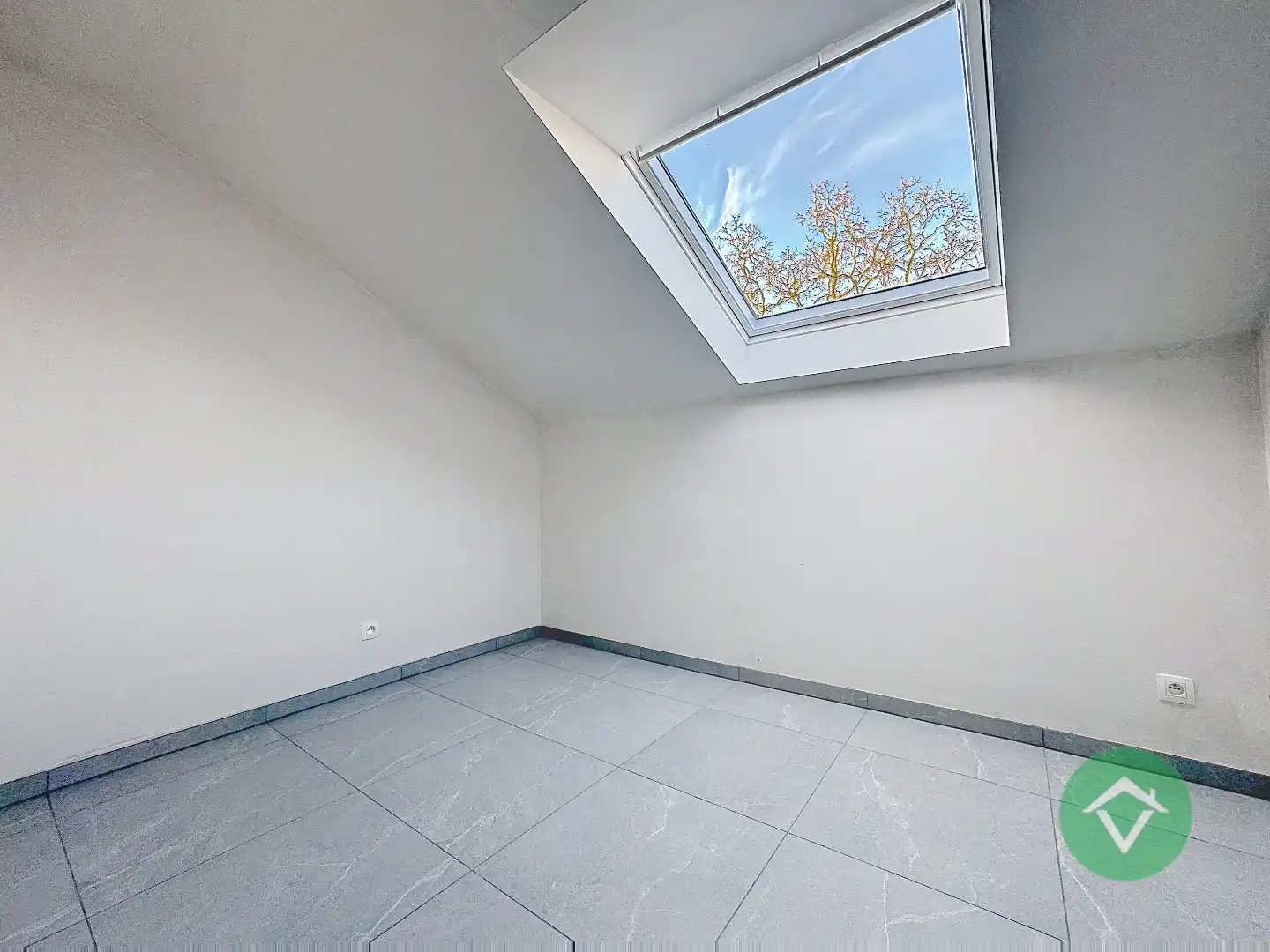 Volledig nieuwe woning met 4 slaapkamers en diepe tuin te Wijnendale foto 16