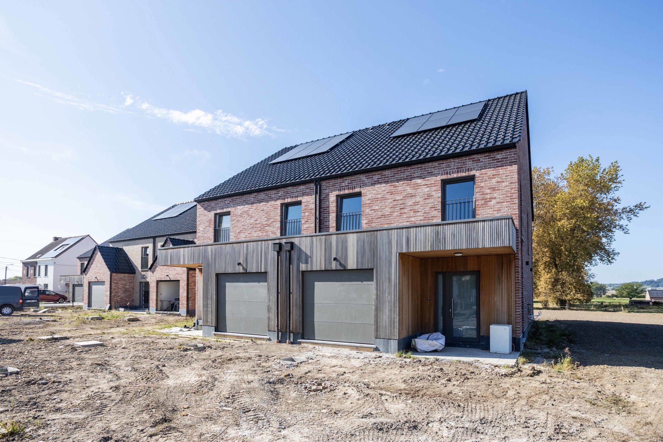 Prachtige nieuwbouwwoning omringd door groen en natuur. foto 2