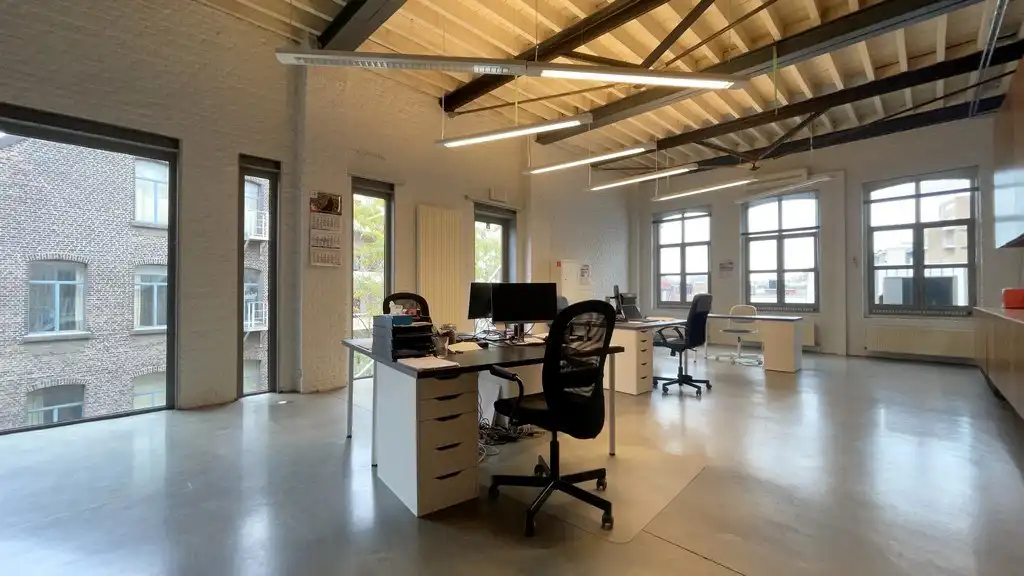 Trendy kantoor in gerenoveerd pakhuis nabij het Eilandje foto 3