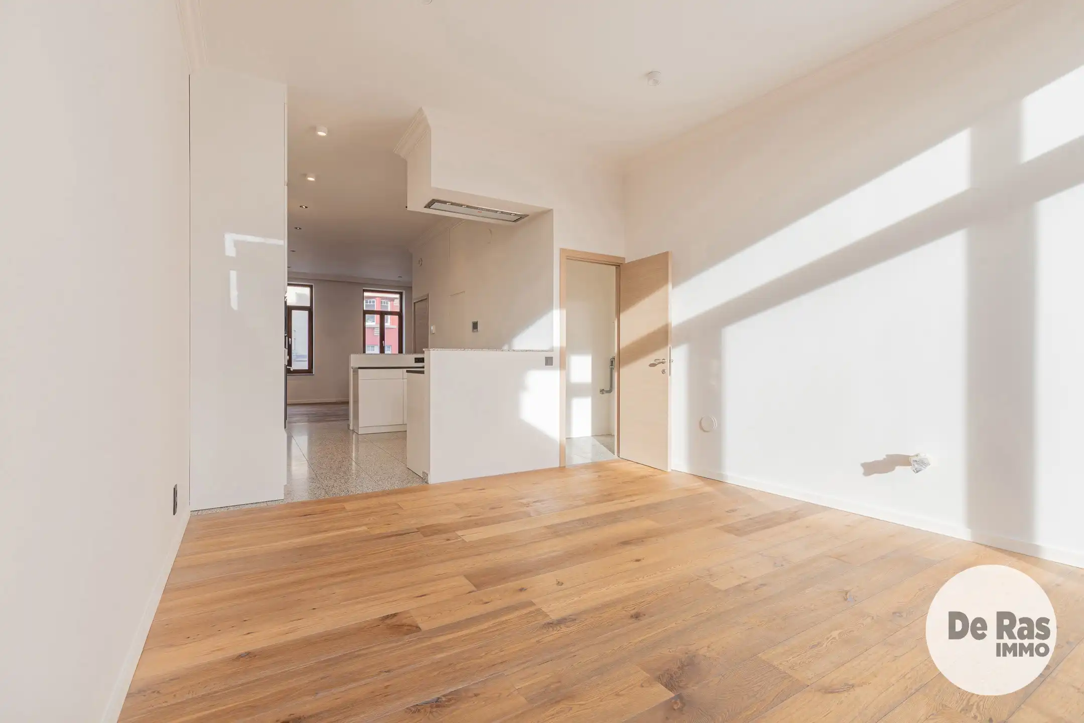 AALST - Kantoorruimte met vernieuwd appartement in centrum foto 15