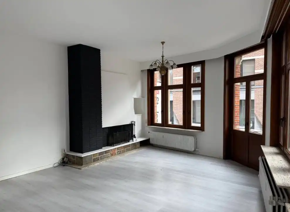 KARAKTERVOL HANDELSPAND MET WOONST foto 3