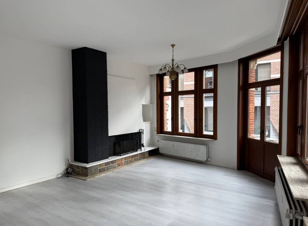 KARAKTERVOL HANDELSPAND MET WOONST foto 3