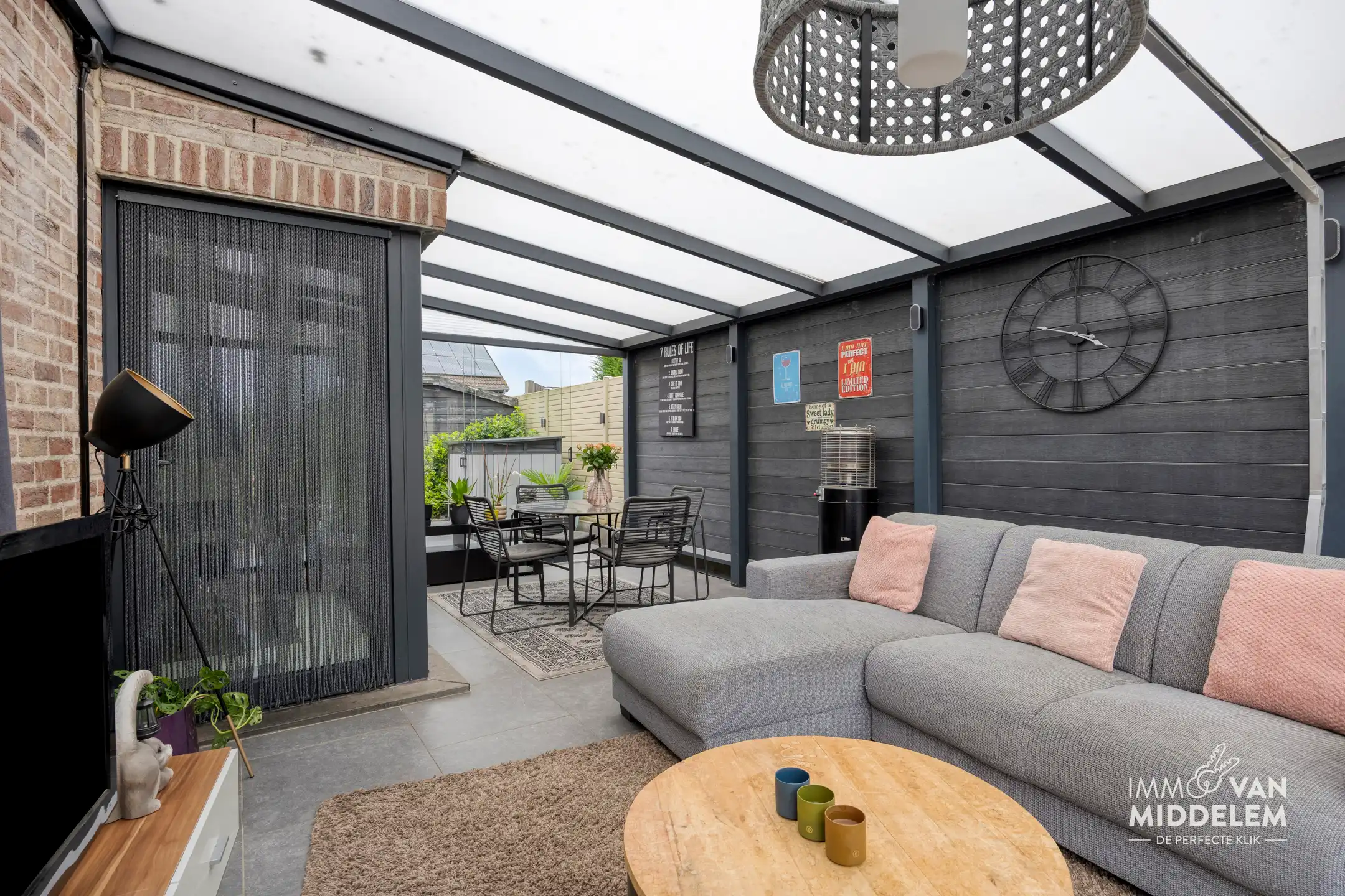 INSTAPKLARE WONING MET 3 KAMERS, ZWEMBAD, GARAGE EN TUIN foto 10