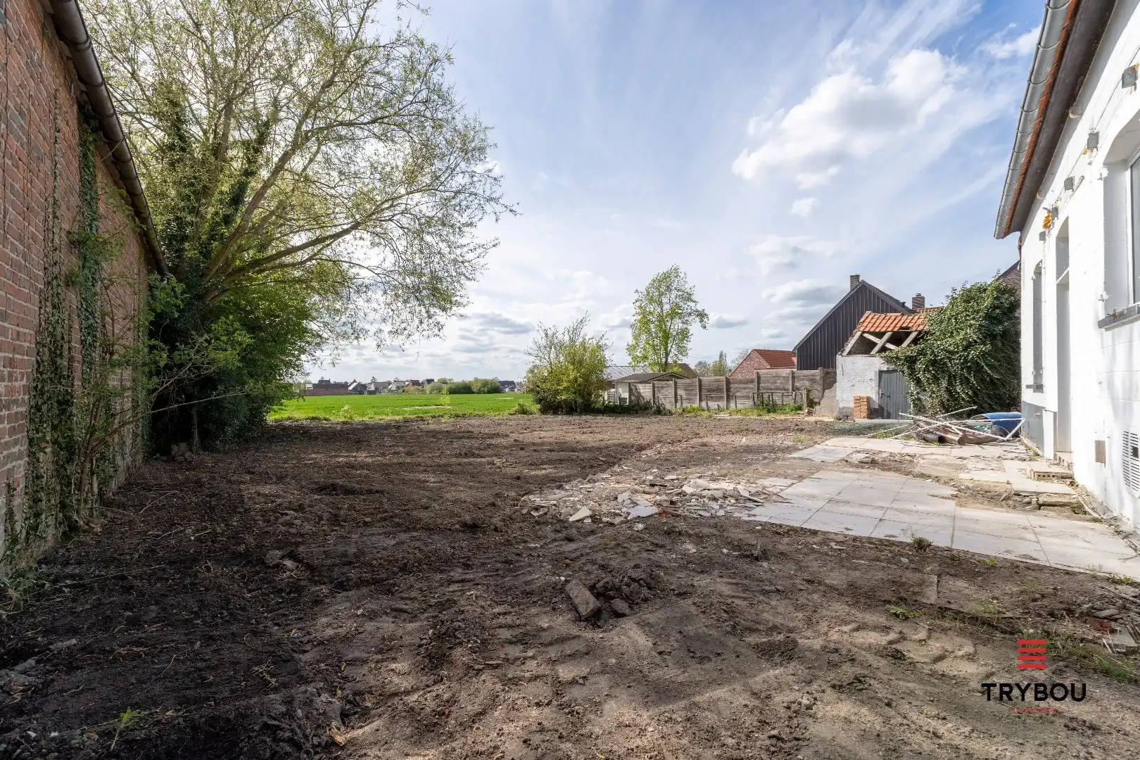 Te renoveren alleenstaande woning op een ruim perceel van 896m² in Houthulst foto 8