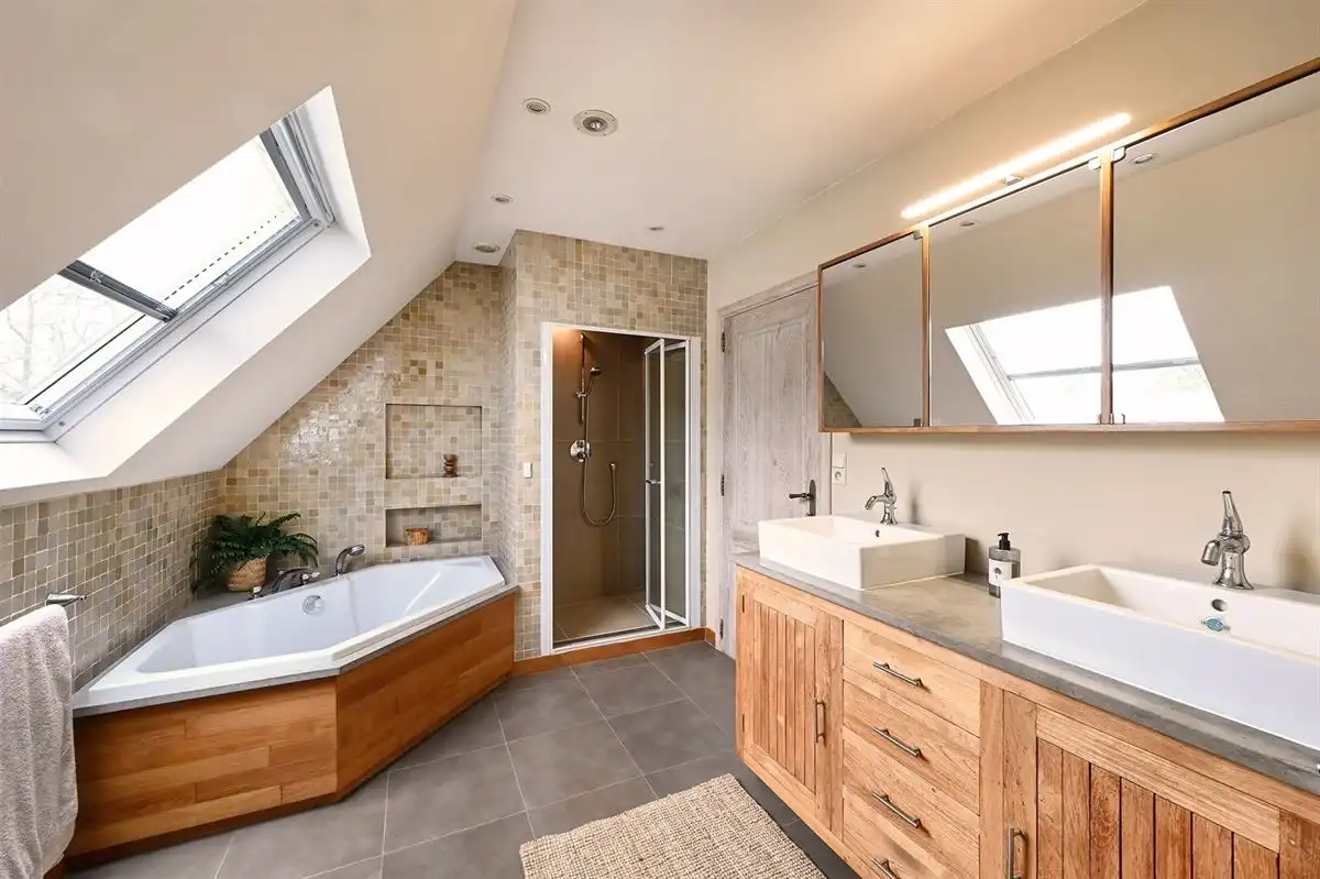 Instapklare villa met zwemvijver foto 19