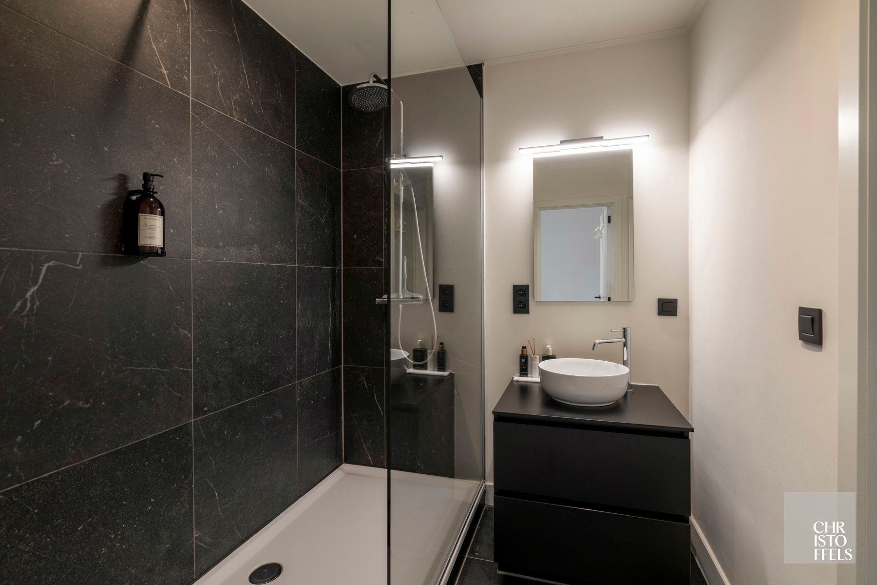 Investeringsobject - twee gerenoveerde en energiezuinige vakantiehuizen te Kesselt (Lanaken)! foto 14