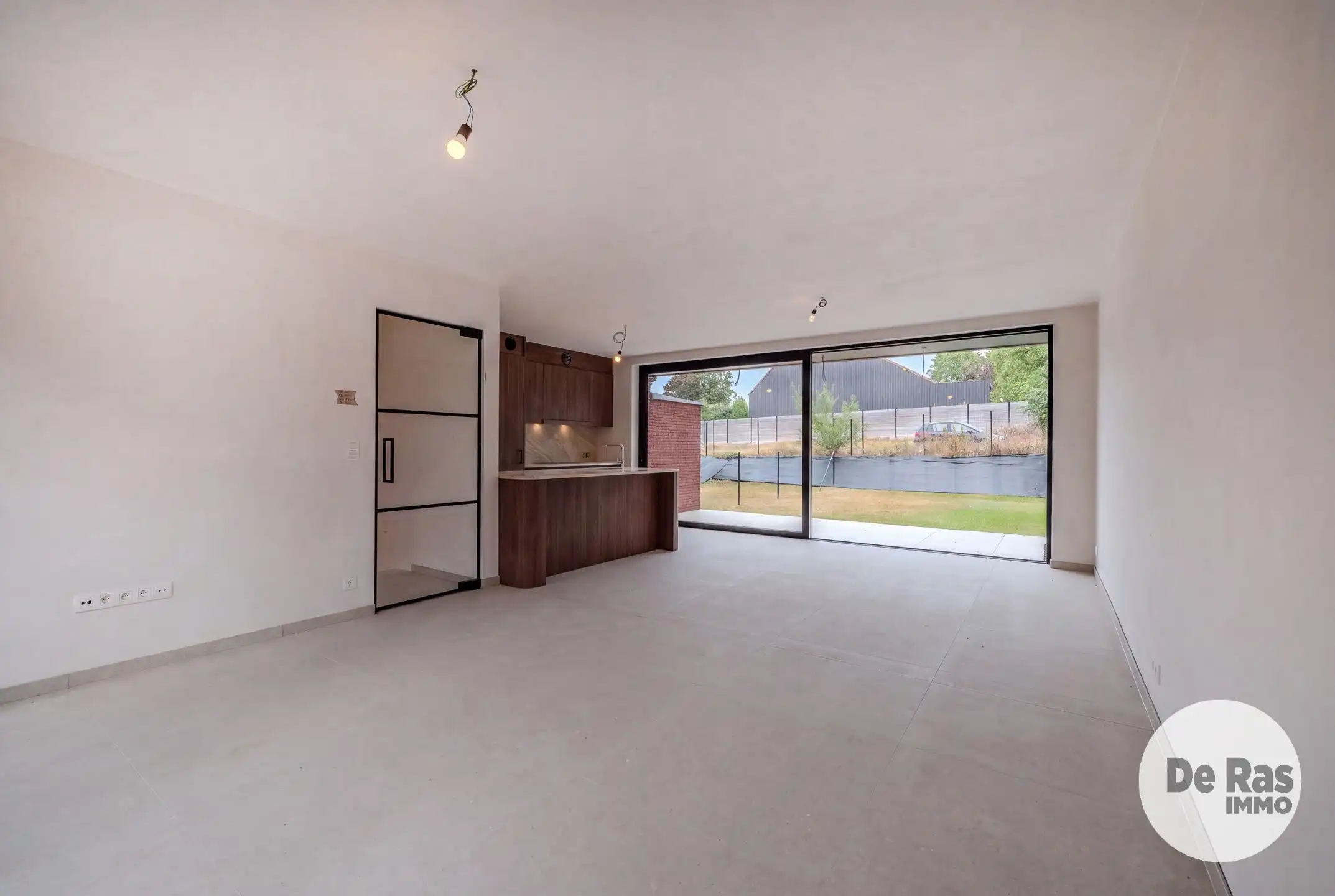  AAIGEM - ruime nieuwbouwwoning, rustige ligging foto {{pictureIndex}}