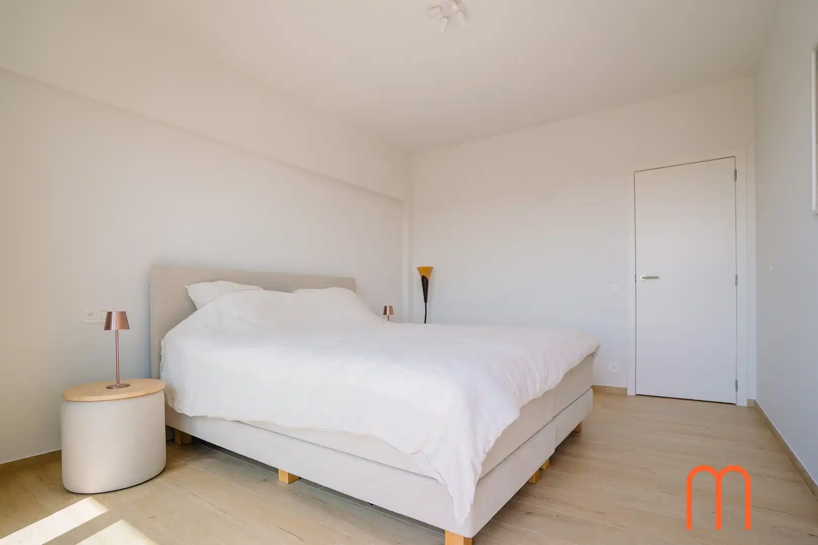 Volledig gerenoveerd en gemeubeld appartement met uniek zicht op de Mercator en de jachthaven in Oostende foto 7