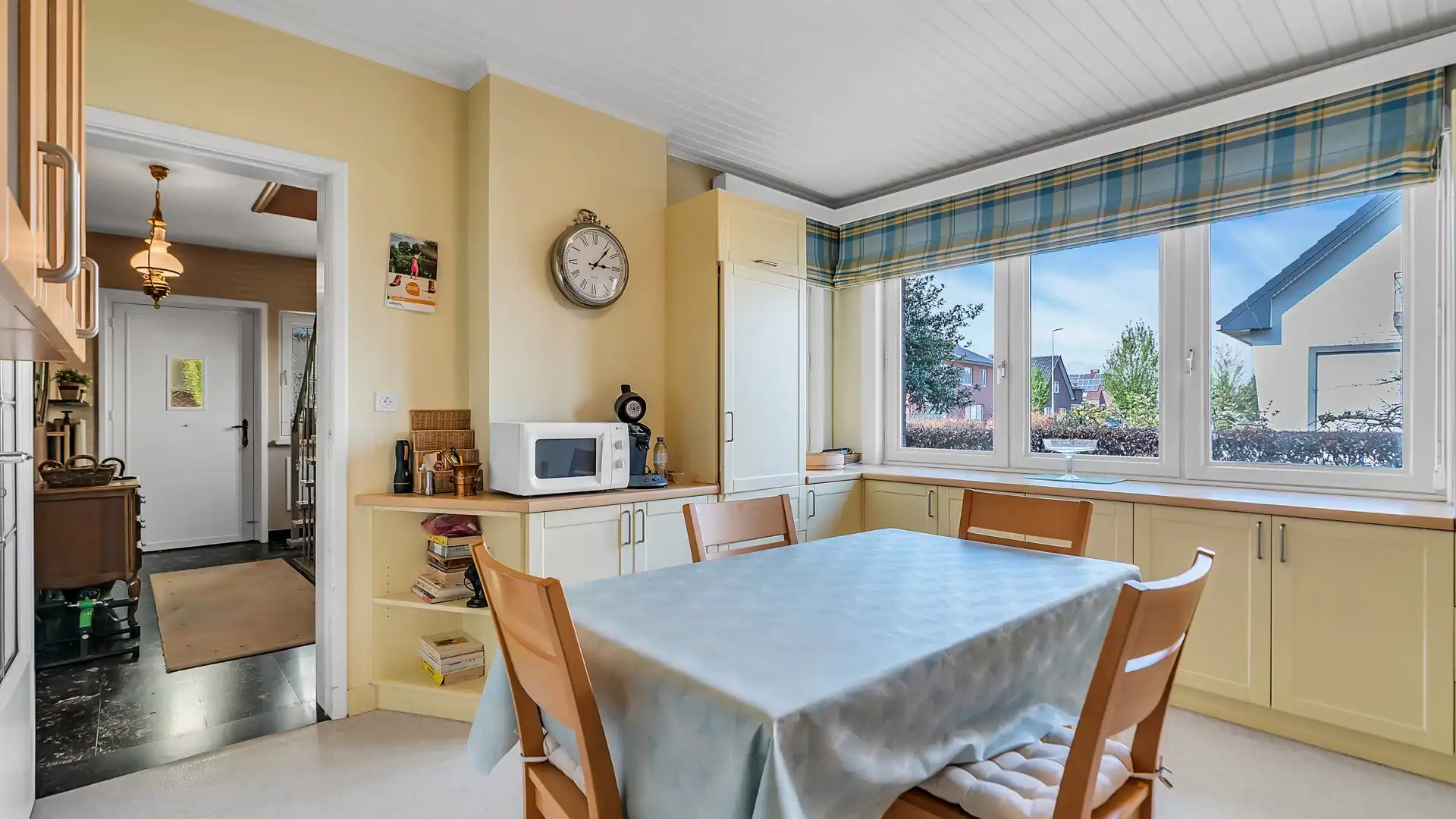 Op te frissen woning met 3 slpkrs te Maasmechelen foto 11