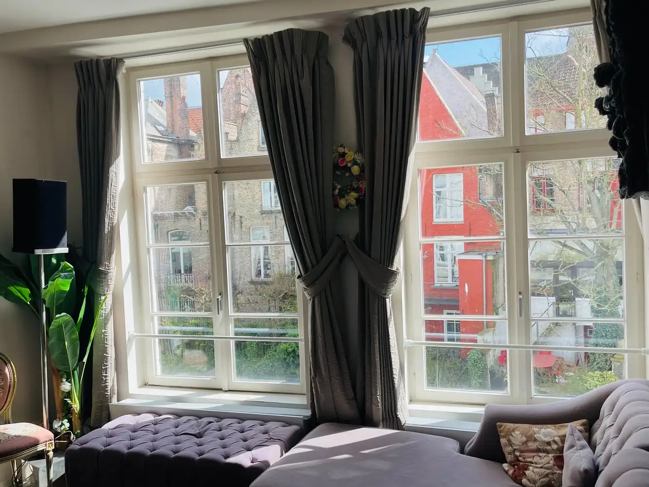 Brugge centrum , op een Idyllische locatie, aan één van de mooiste reien van Brugge,  RECENT GERENOVEERD LICHTRIJK GEMEUBELD🪑🛌HOEKHUIS foto 10