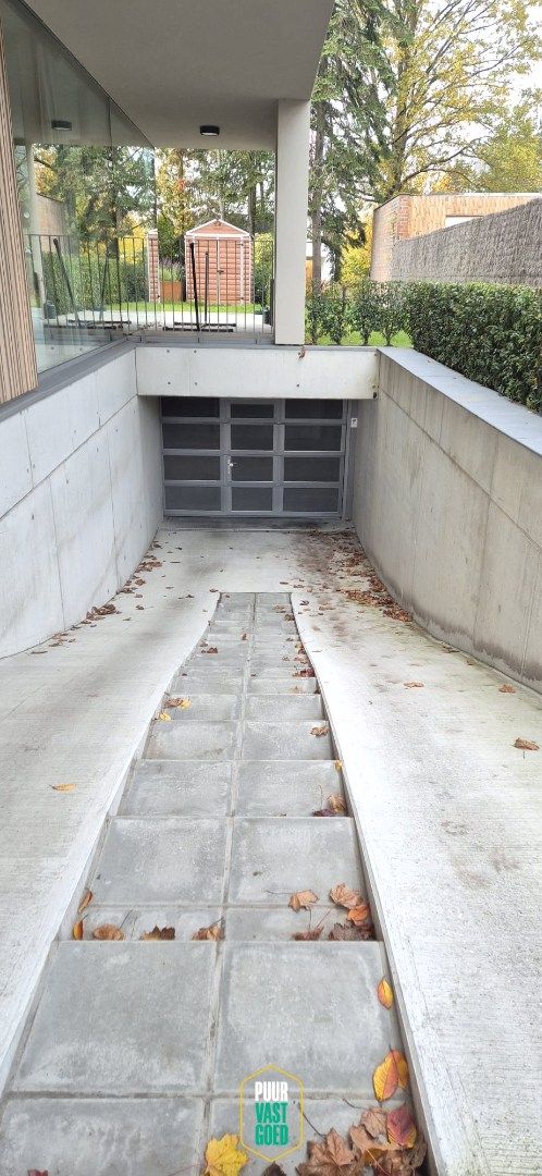 Garageboxen te Sint-Andries foto 2