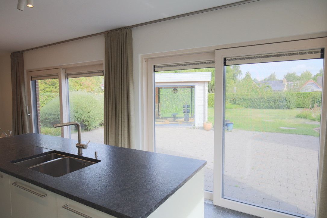 Mooi gerenoveerde bungalow foto 3