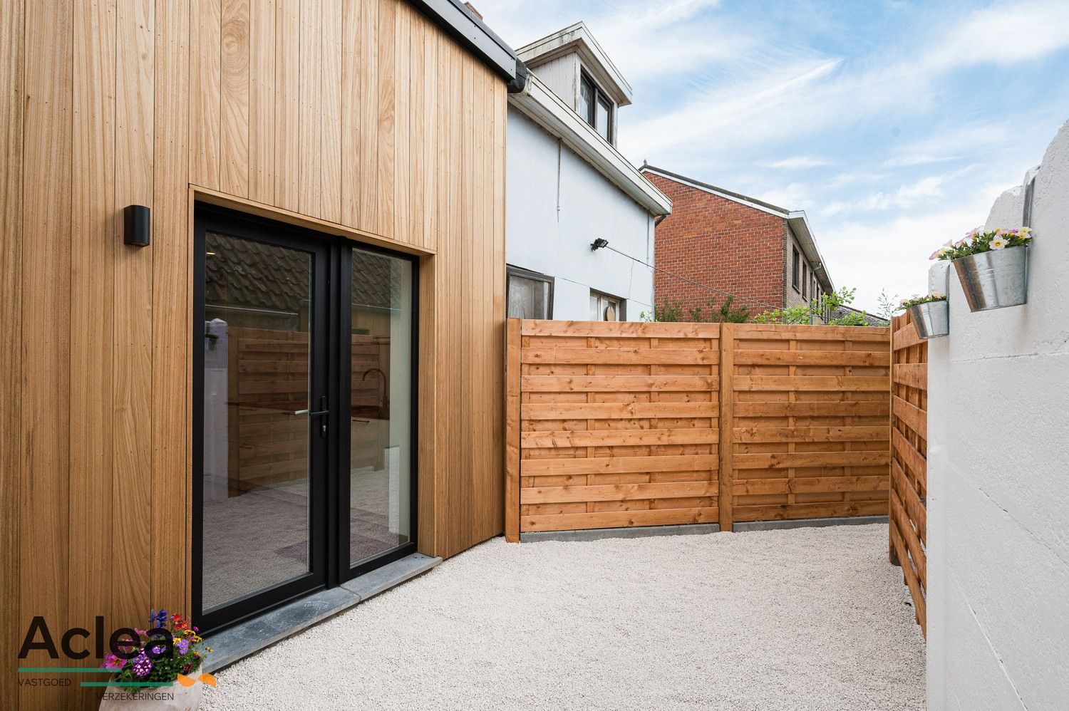Volledig gerenoveerde woning met 2 slpks foto 11