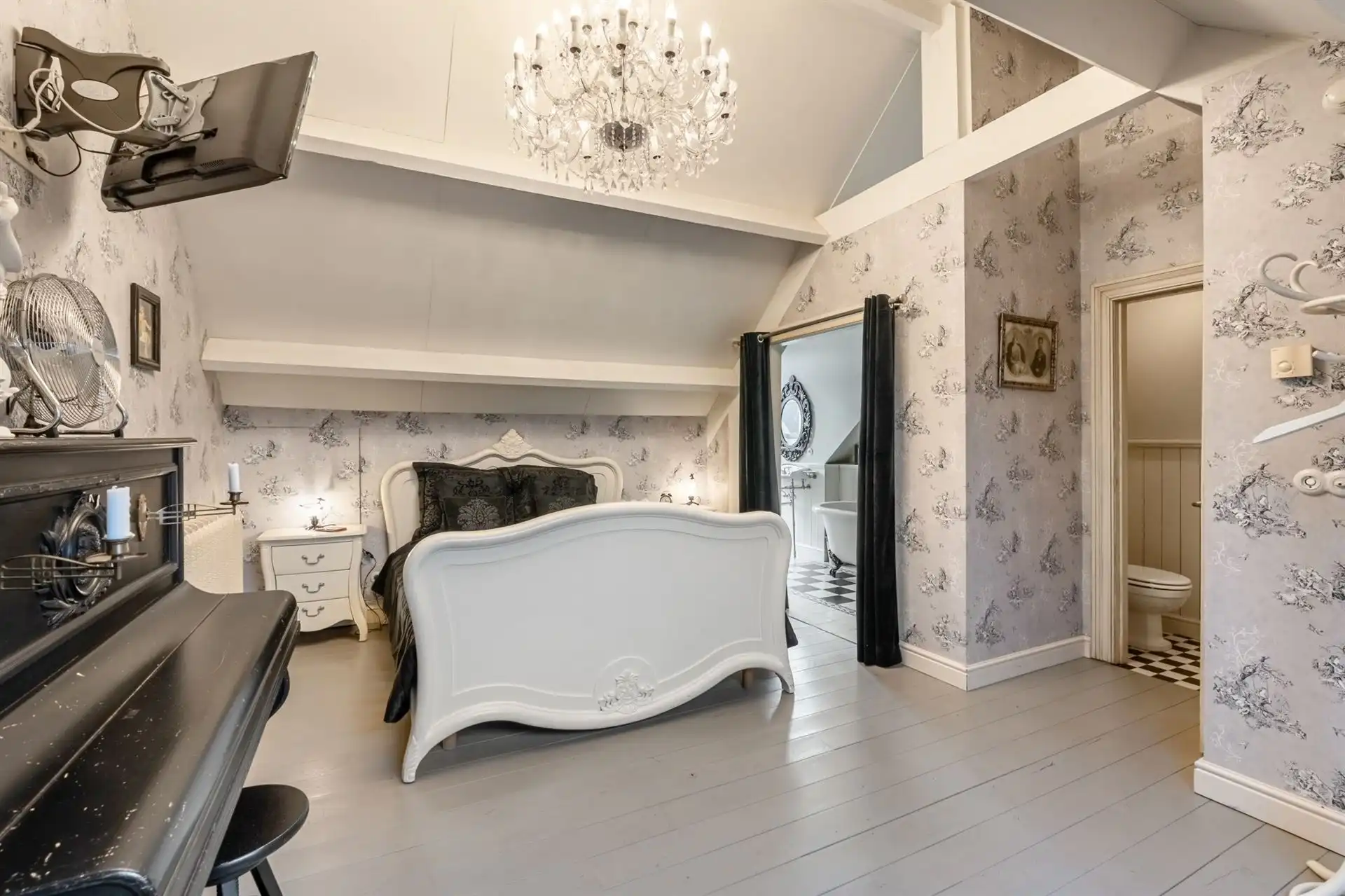 Charmante herenwoning met karakter en diverse woonmogelijkheden. foto 27