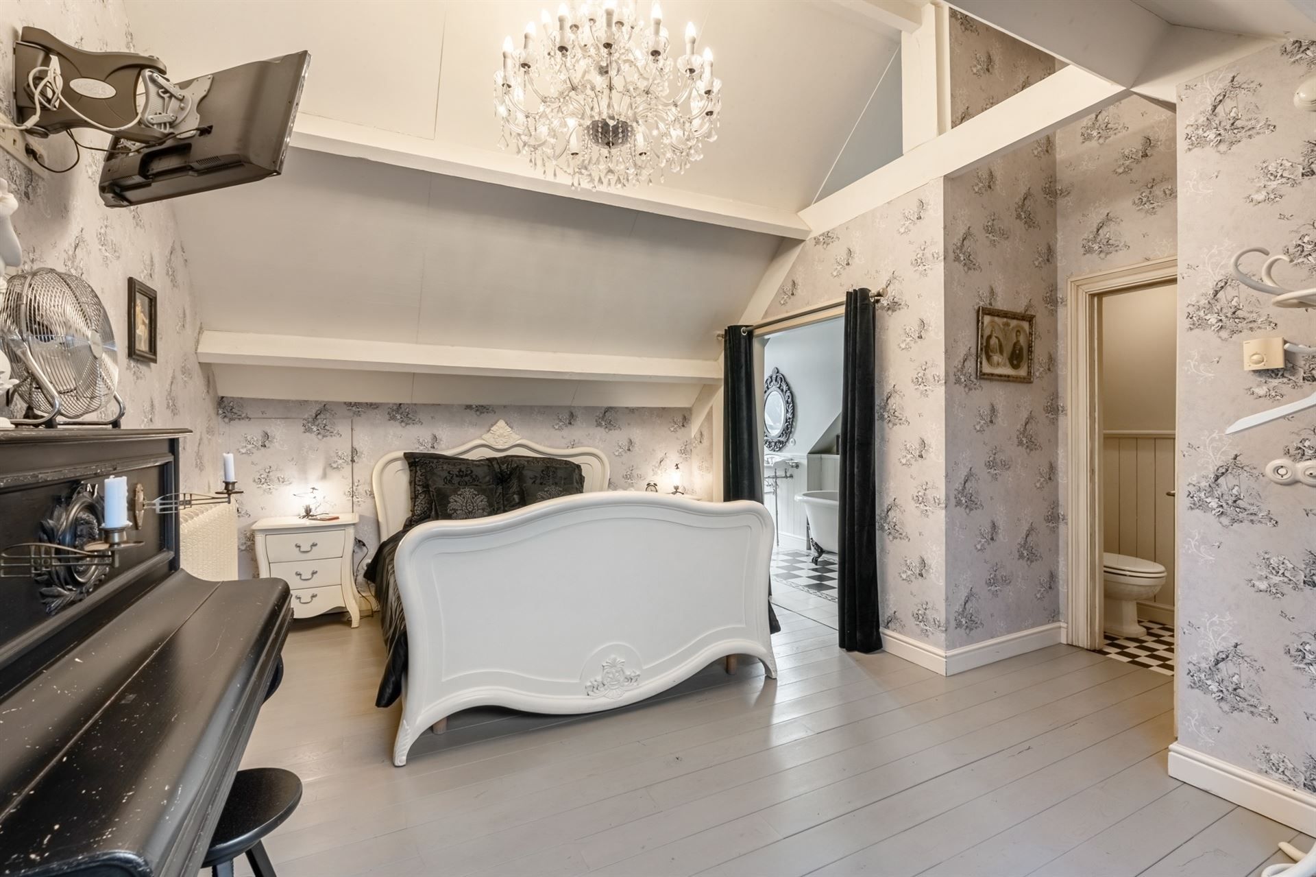 Charmante herenwoning met karakter en diverse woonmogelijkheden. foto 27