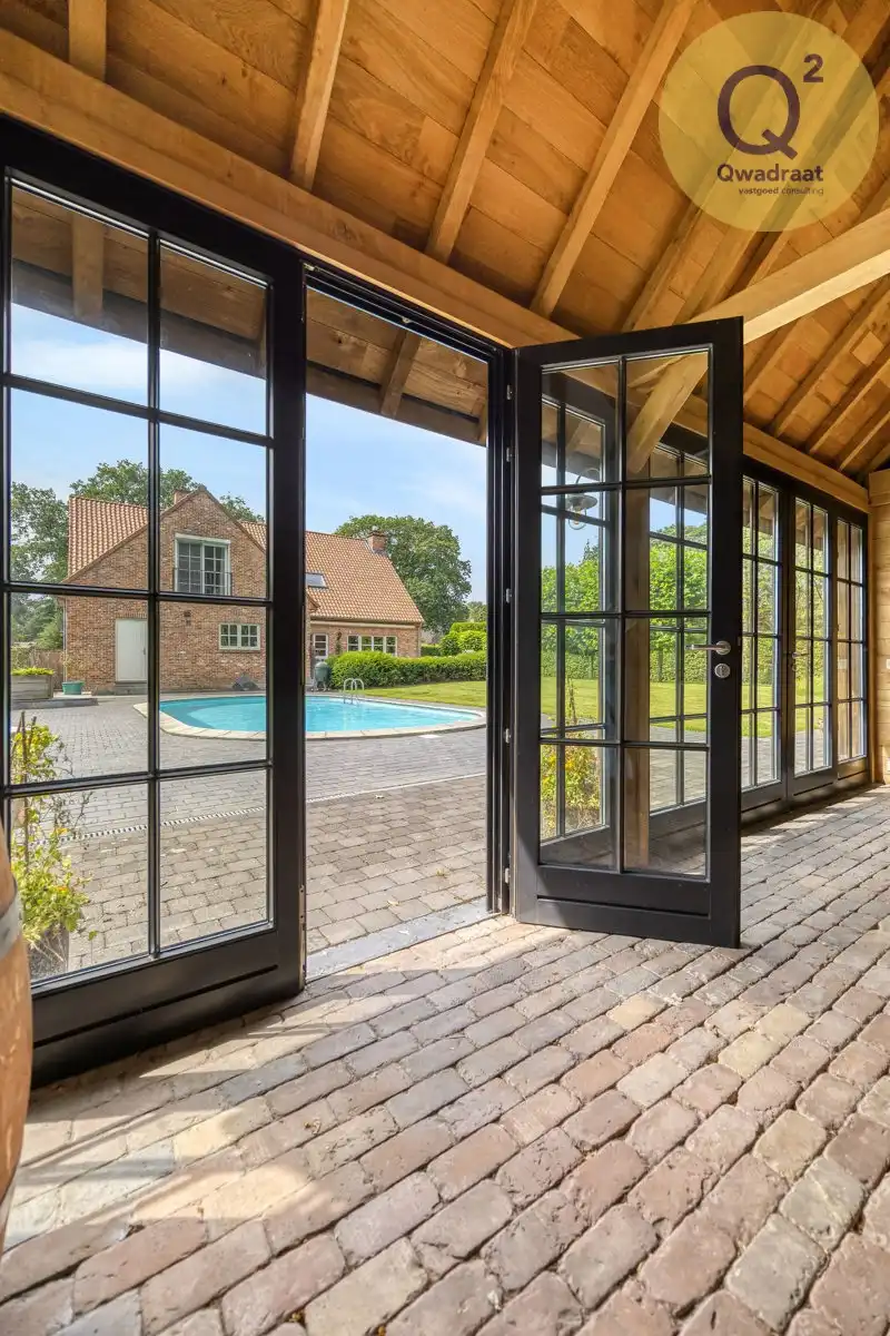 Rustig gelegen villa van met zwembad en poolhouse  foto 39