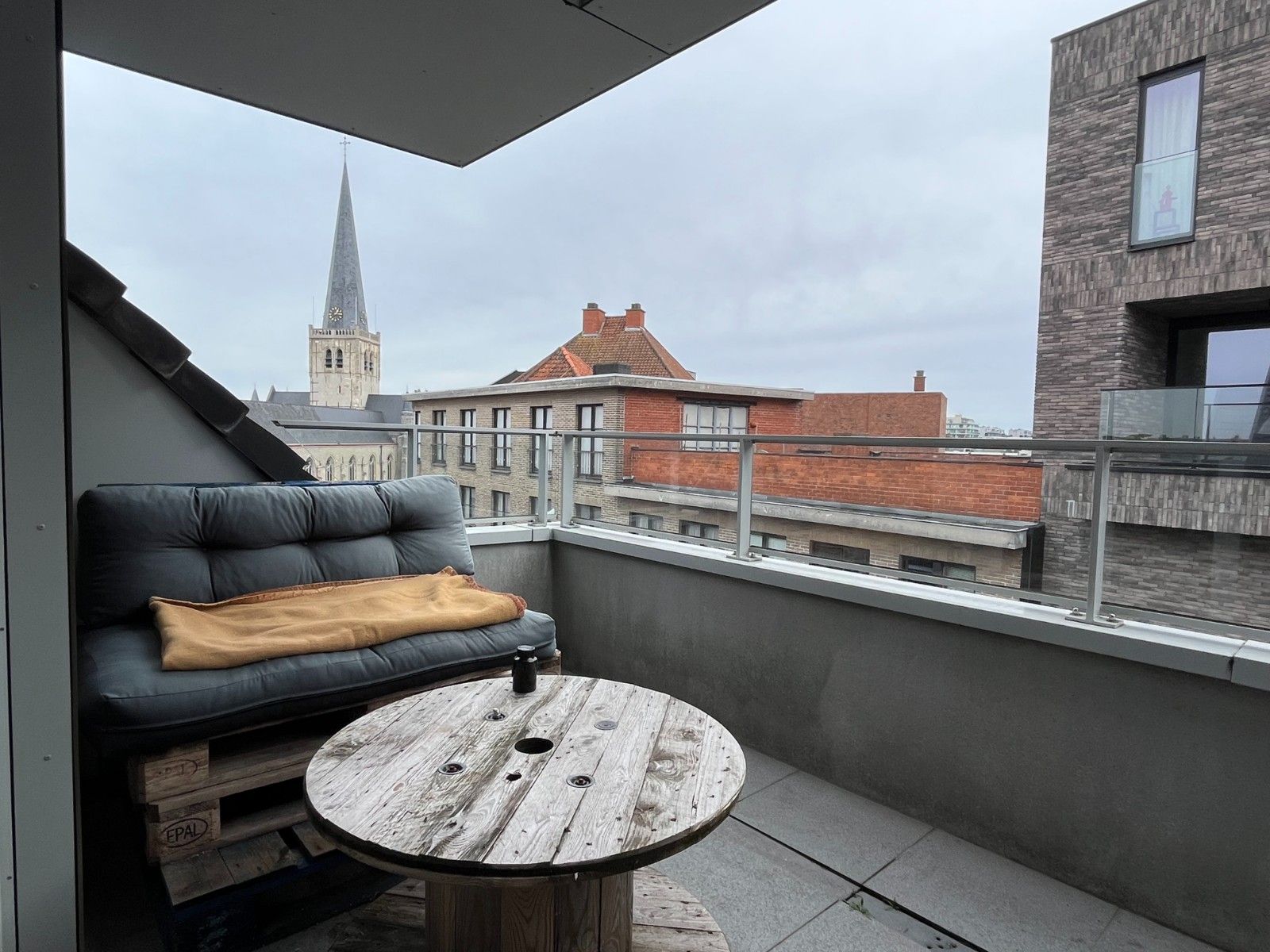 Ruim, zeer centraal  duplexappartement met 3 kamers foto 6