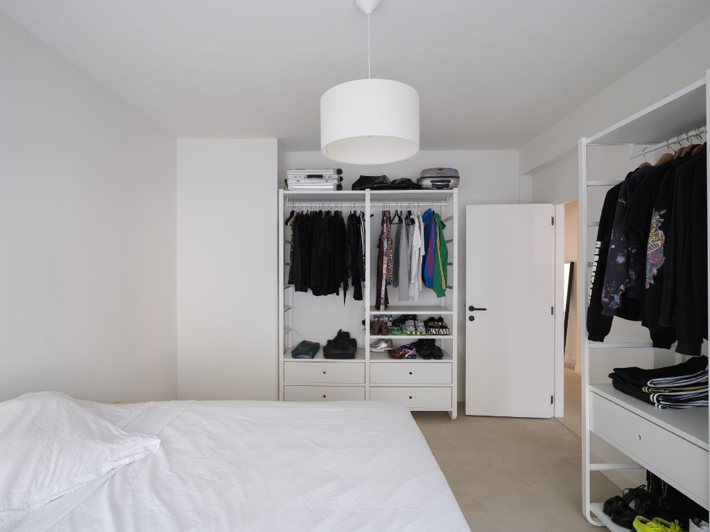 Smaakvol gerenoveerd 2-slaapkamer appartement met garage foto 10