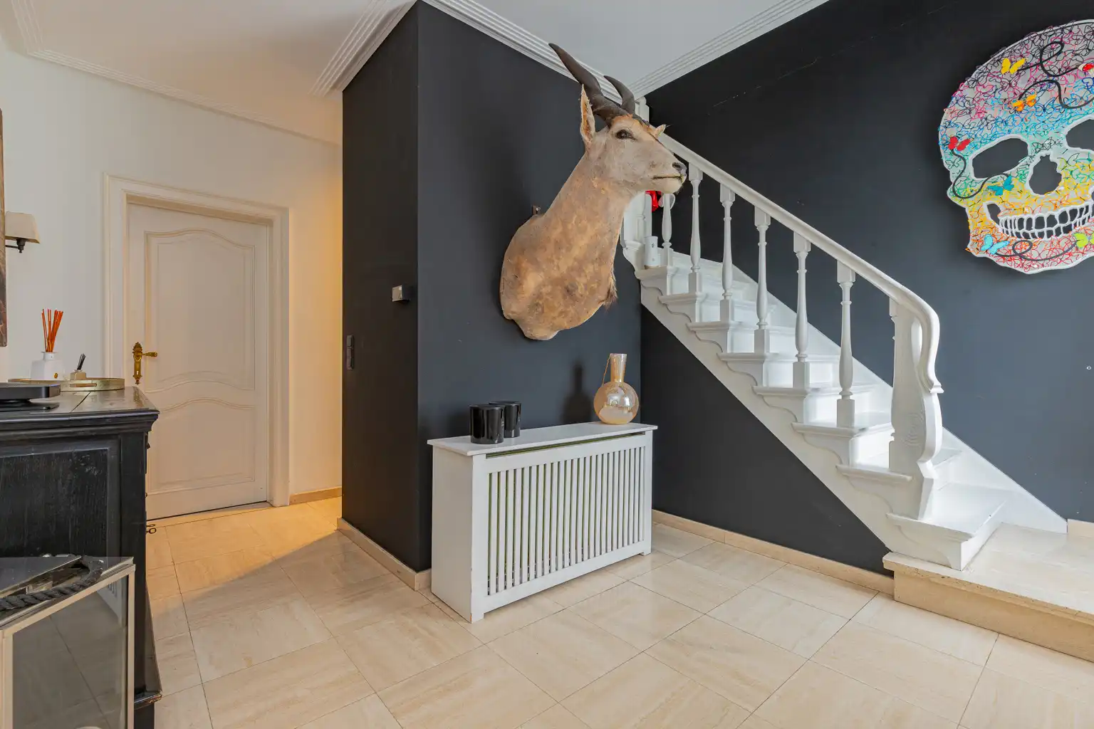 Grote villa op 22a met tuin, garage én bijgebouw foto 2